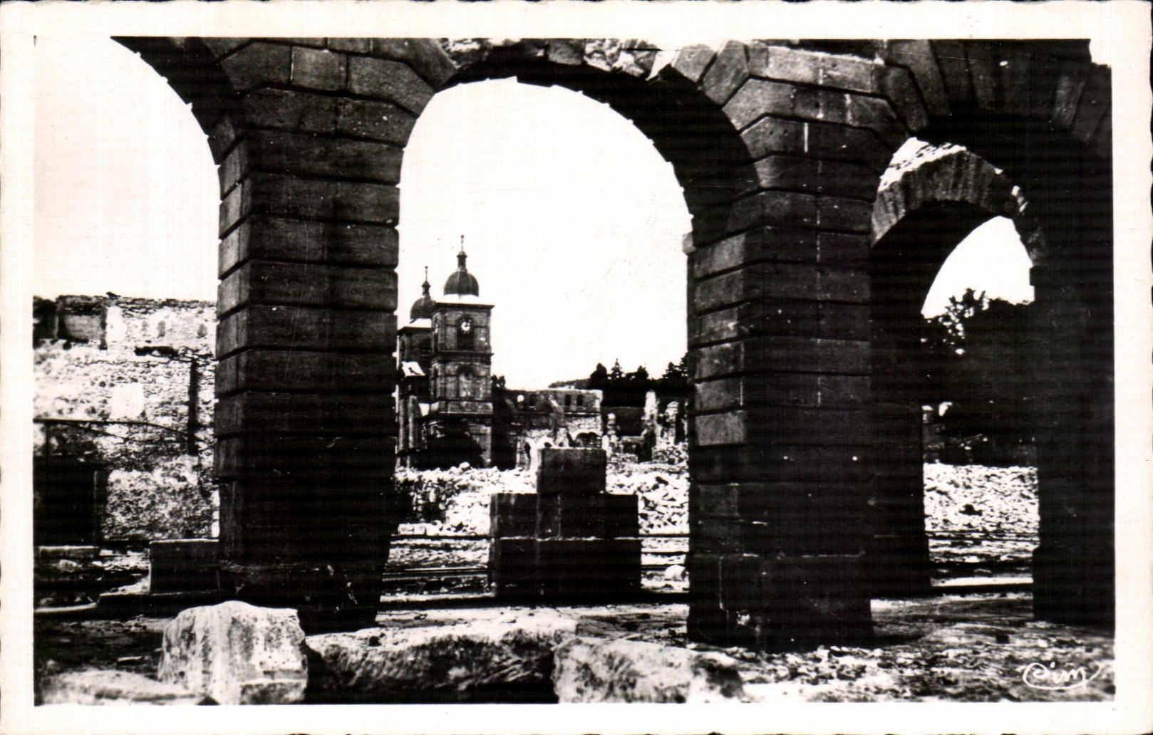CPA Cathedral Of Saint Die Through the Arcades Of the Town hall