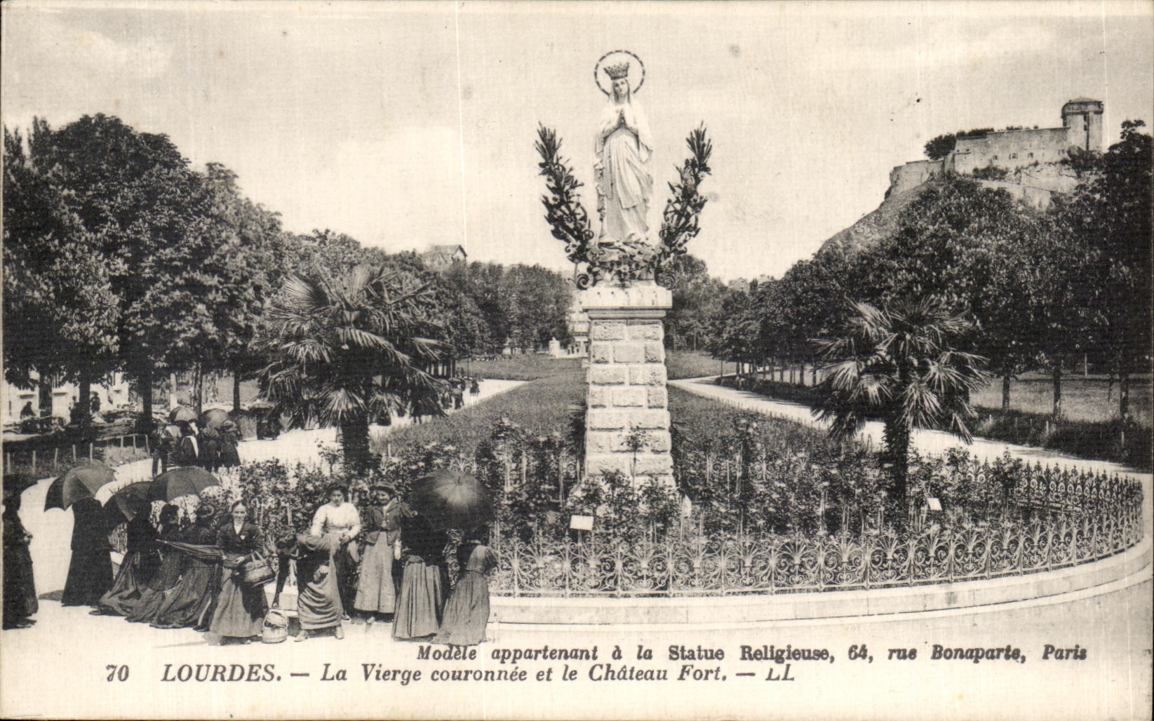 CPA Lourdes the Virgin couronnee and the Castle Fort