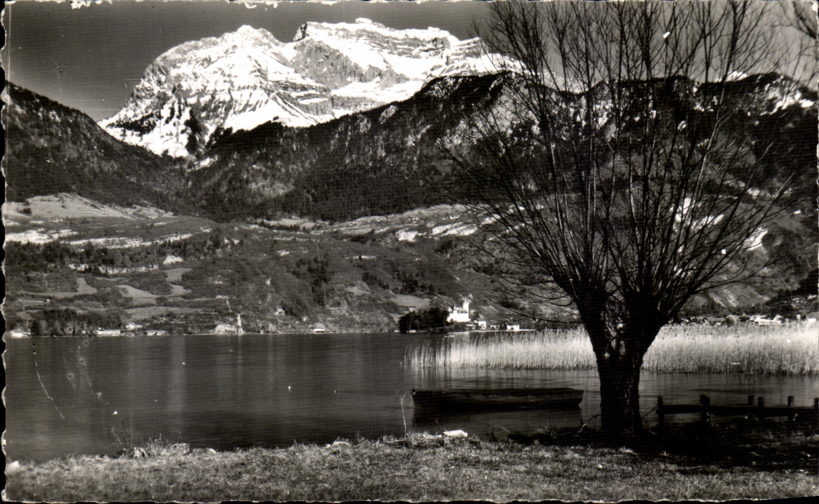 CPA Lake Annecy the Spinner and the Castle of Duingt