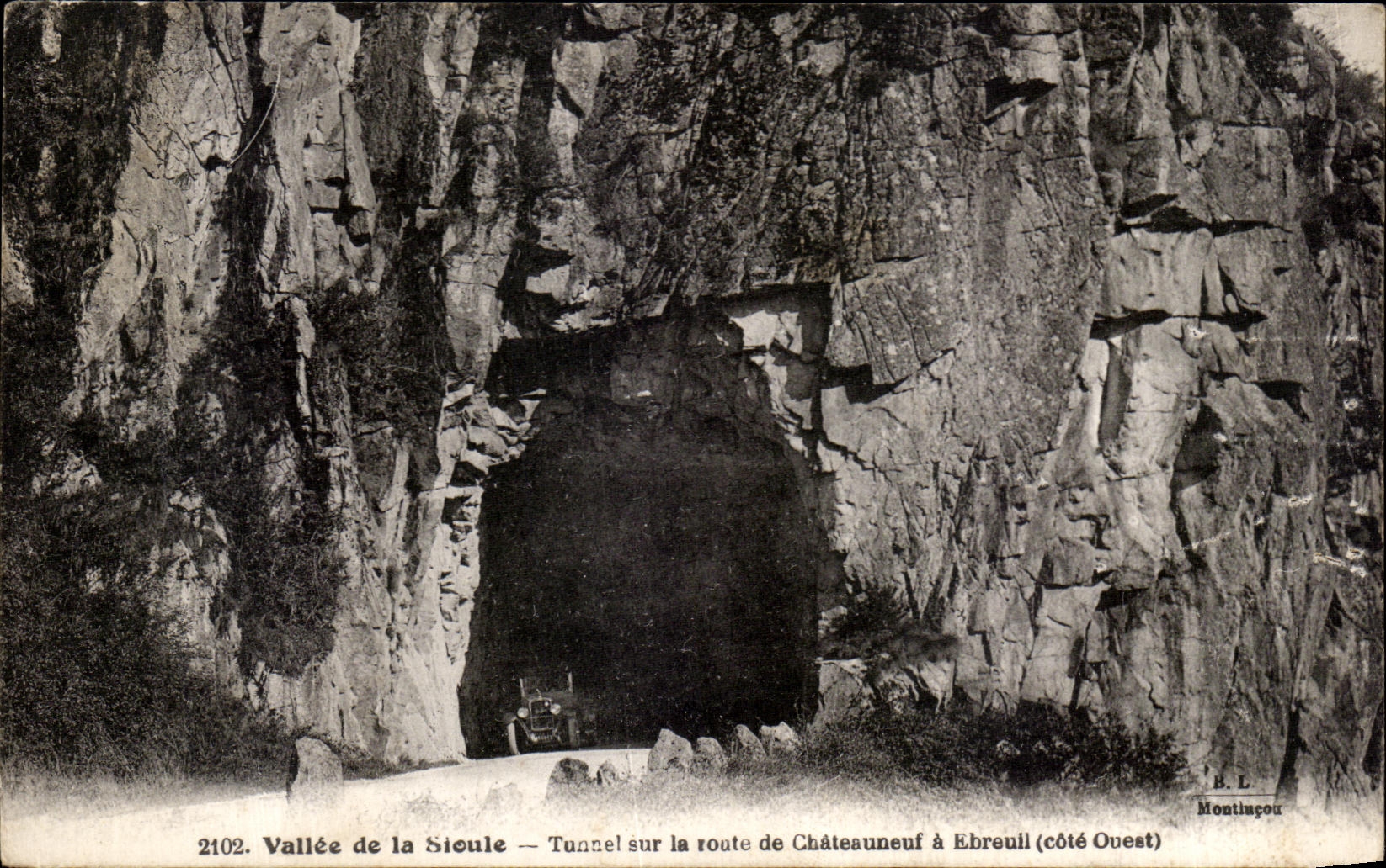 CPA Vallee de la Sloule Tunnel sur la Route de Chateauneuf a Ebreuil