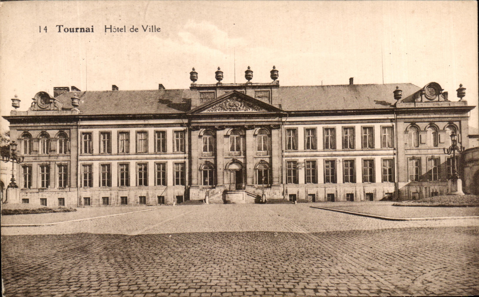 CPA Tournai Hotel De Ville
