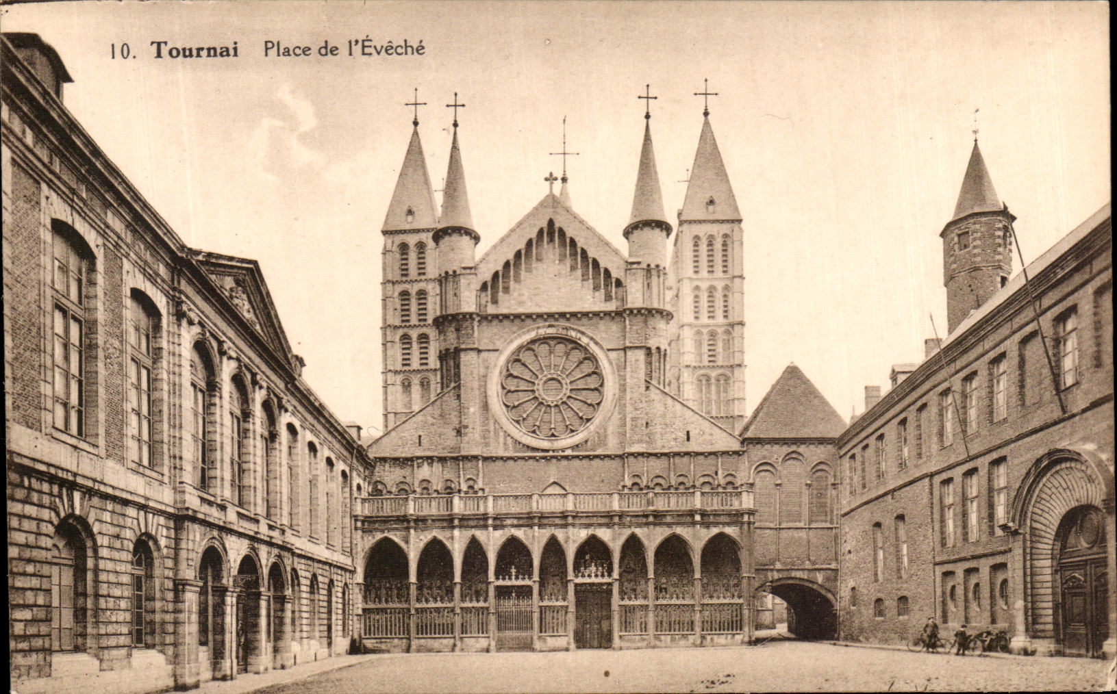 CPA Tournai Place De L'Eveche