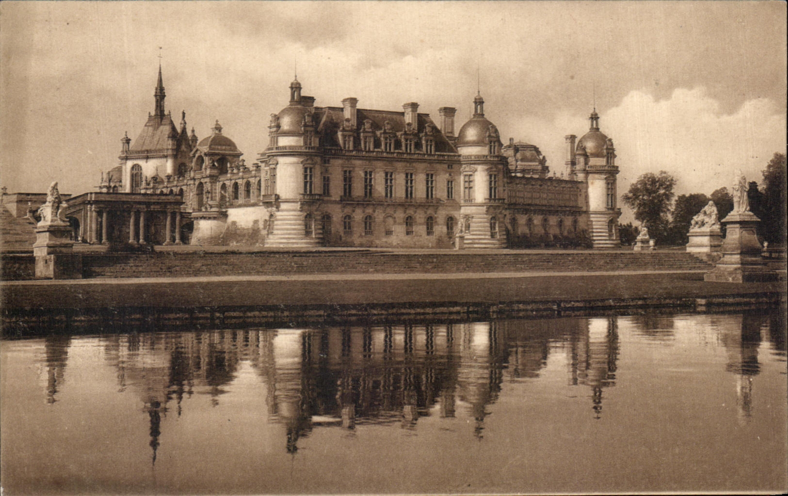 CPA Chantilly Le Chateau