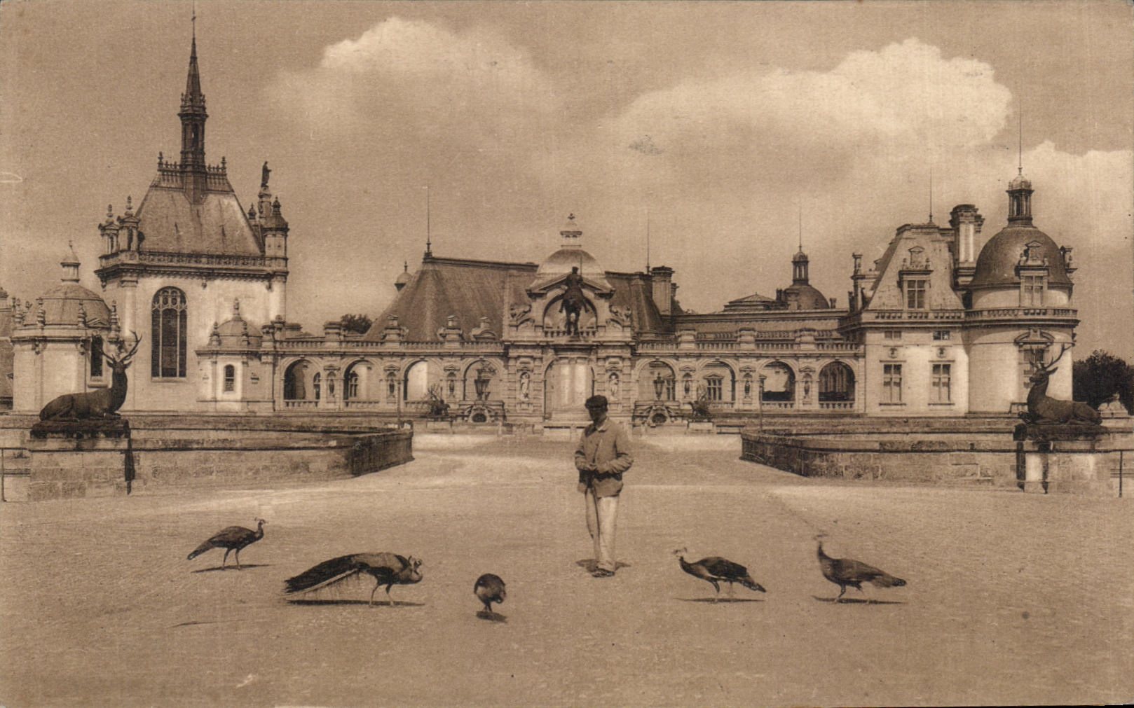 CPA Chantilly Le Chateau