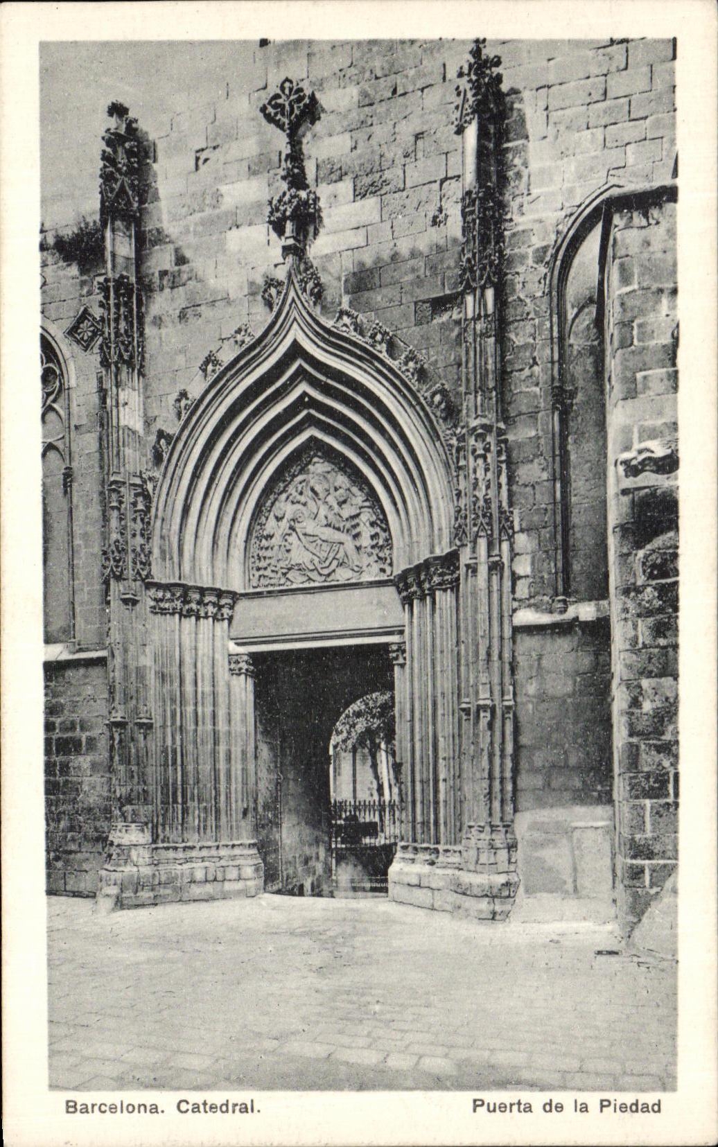 CPA Barcelona Catedral Puerta of Piedad