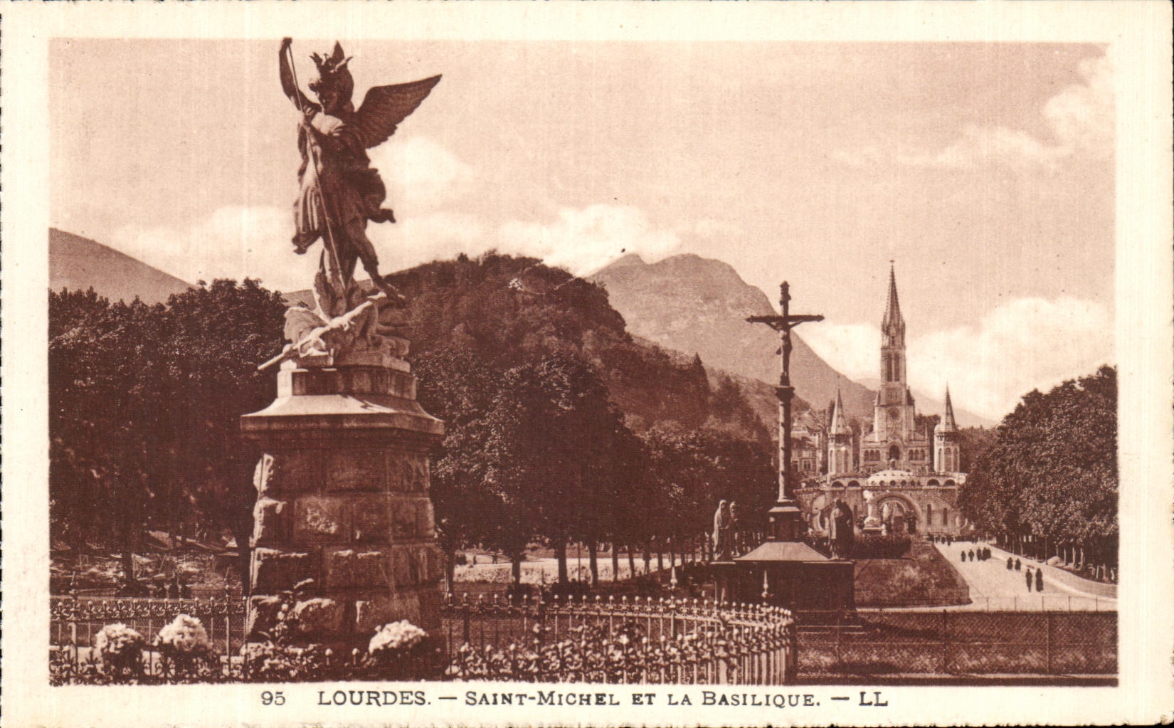 CPA Lourdes Holy Michel And the Basilica