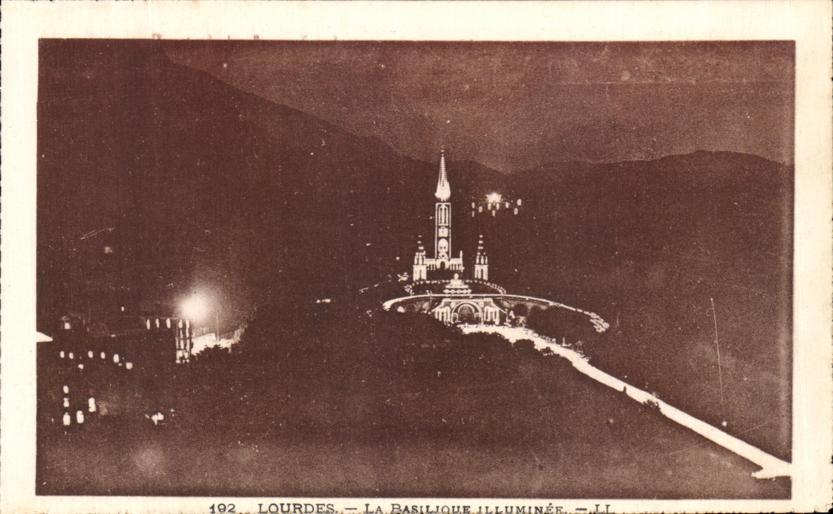 CPA Lourdes the Illuminee Basilica