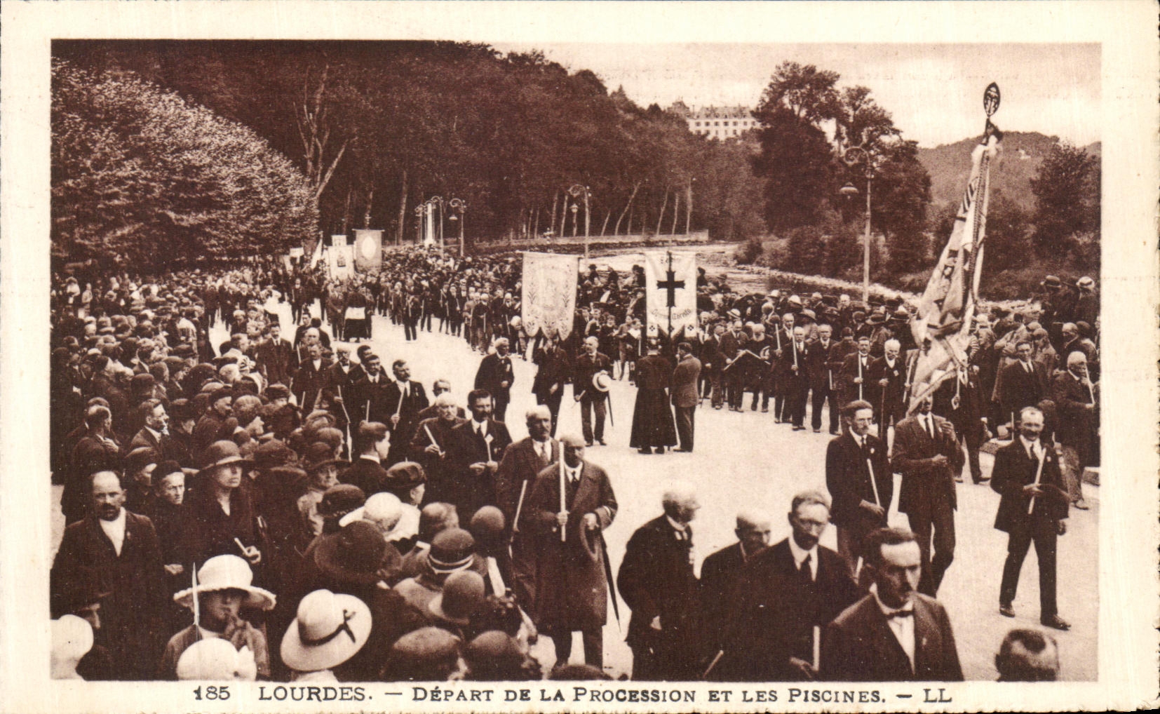 CPA Lourdes Departure Of the Procession And the Swimming pools
