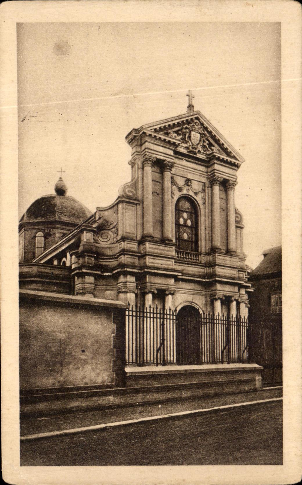 CPA La Chapelle of the Carmelite nuns of Lisieux the frontage