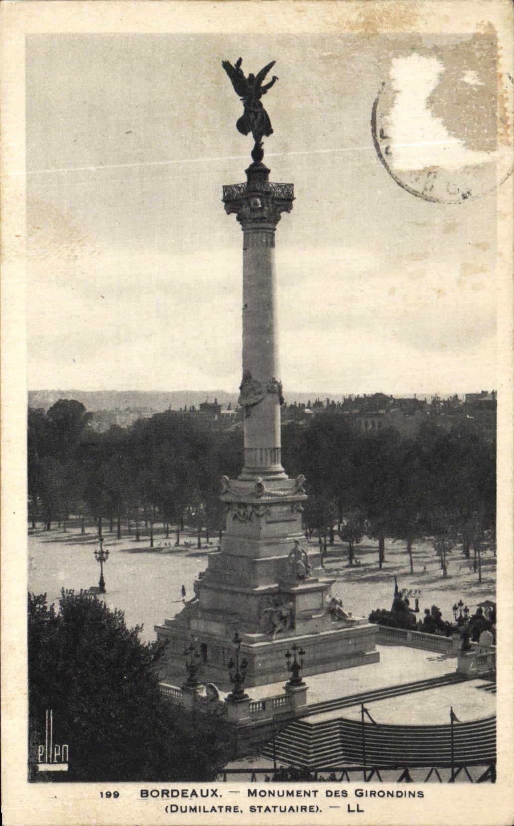 CPA Bordeaux Monument Of the Of Gironde ones