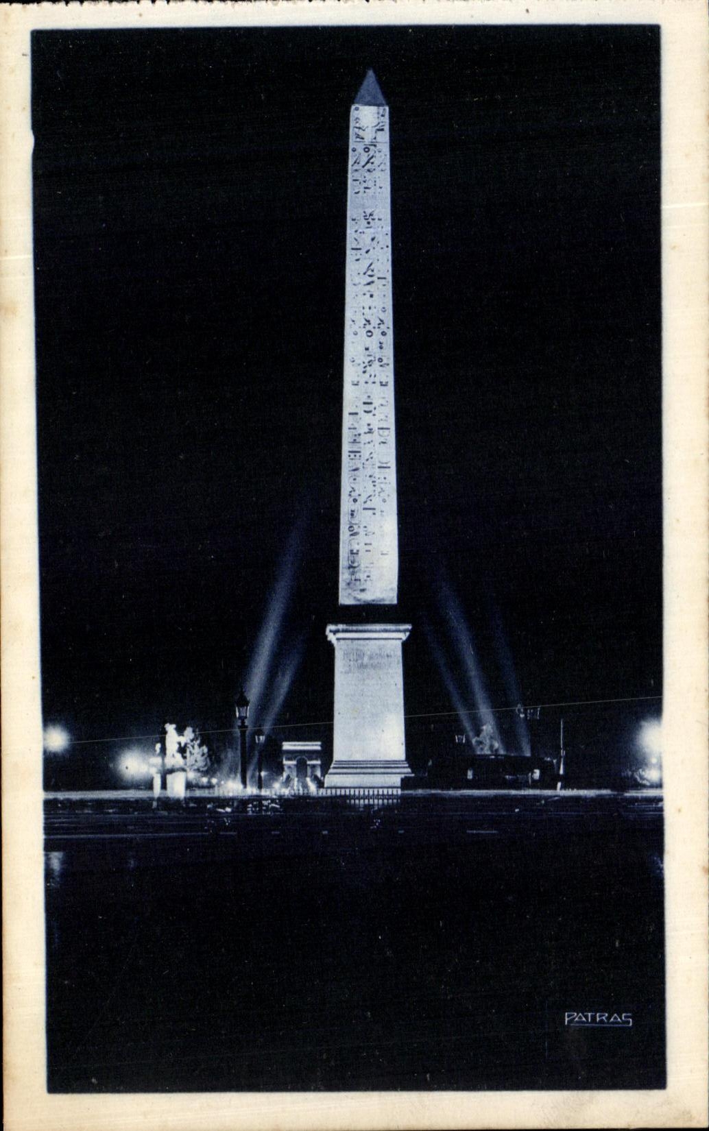 CPA Paris NuitIlluminations of the Obelisk and Arc de Triomphe