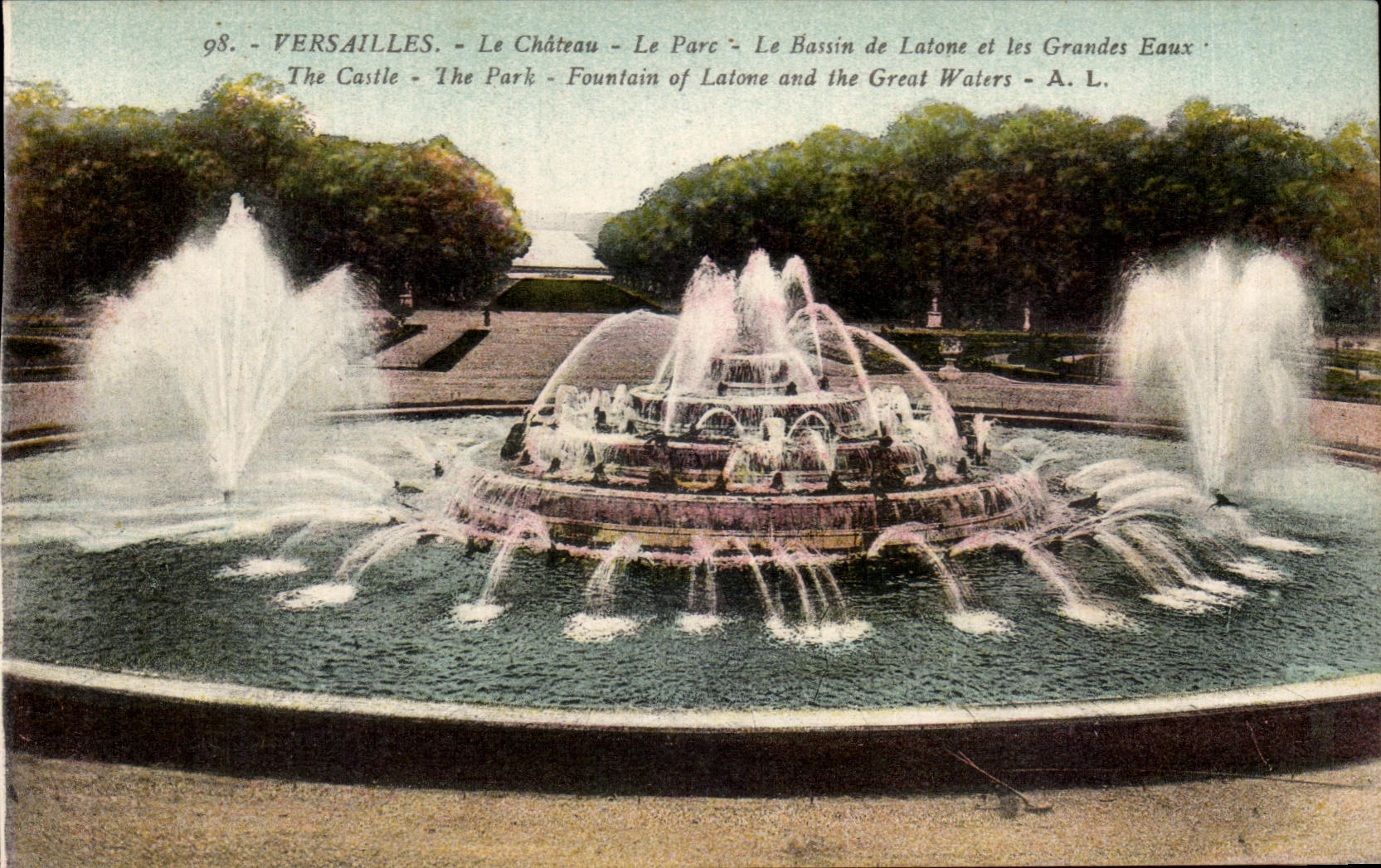 CPA Versailles Le Chateau Le parc Le Bassin De Latone Et Les Grandes Eaux 