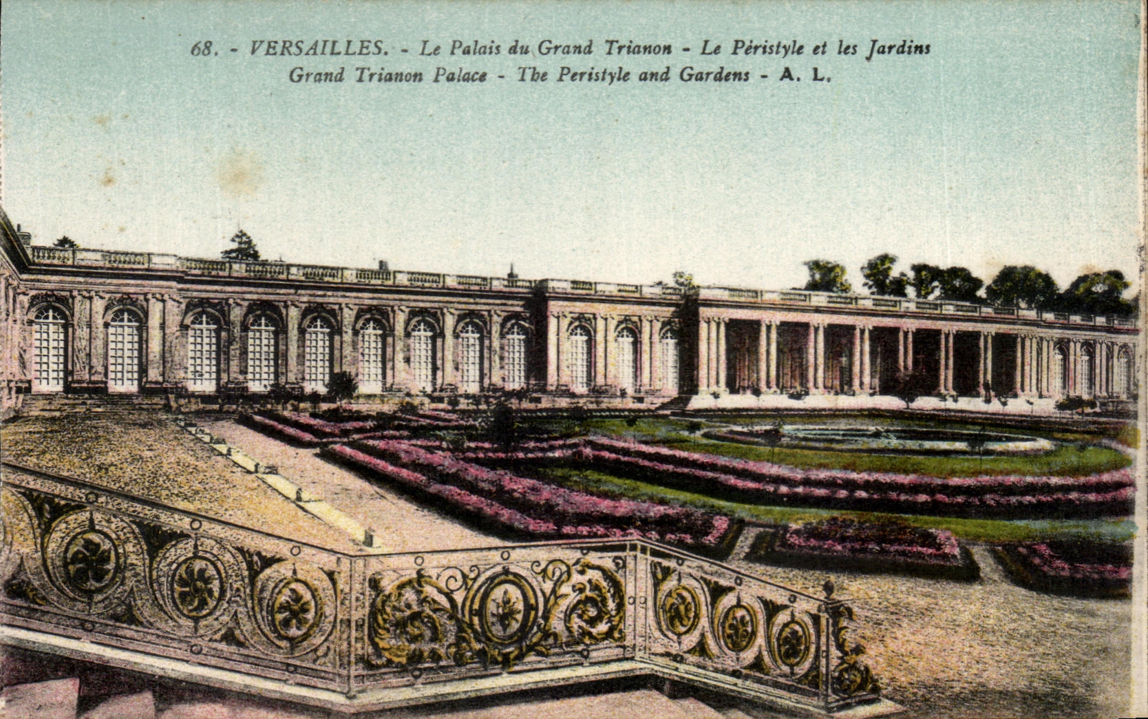 CPA Versailles Le Palais Du Grand Trianon Le Peristyle Et Les Jardins