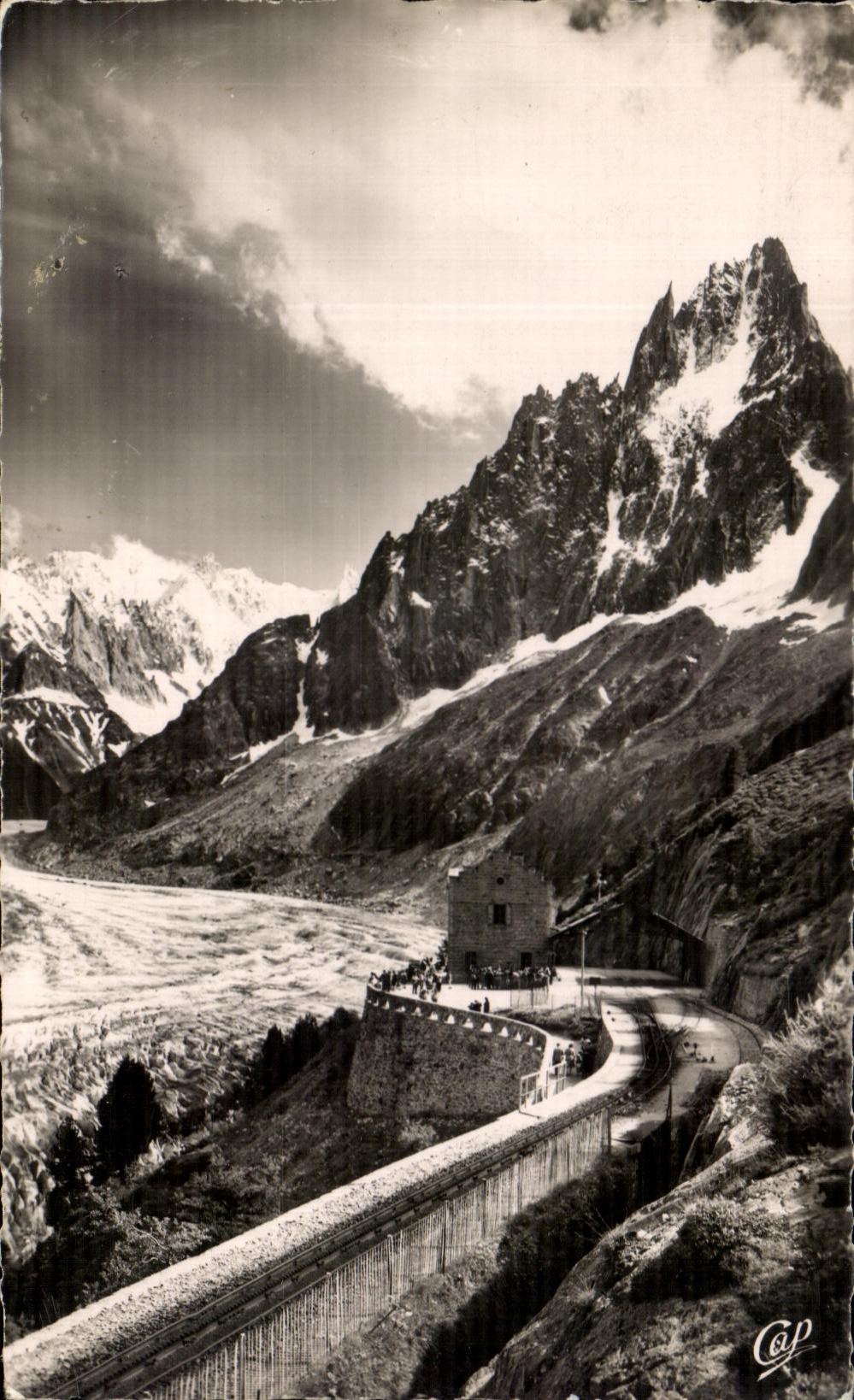 CPA Chamonix Mount Blanc Sea Of Ice Train station Of Montenvers the peak of the Republic and Charmoz