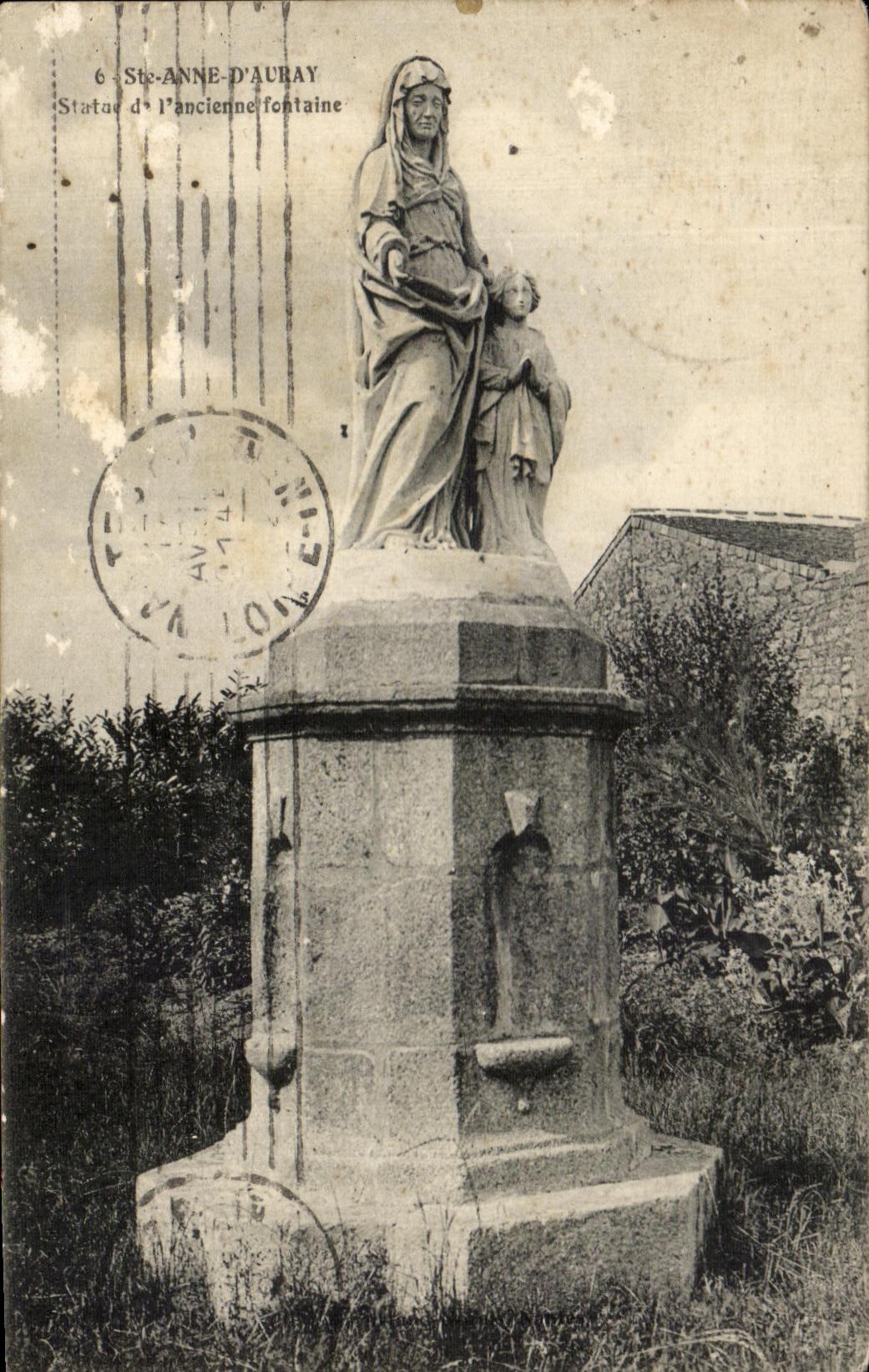 CPA co Anne D' Auray Statue of the old fountain