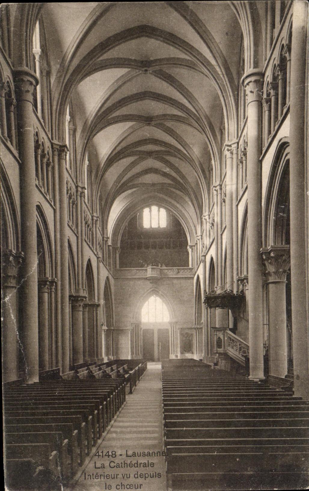 CPA Lausanne La Cathedrale Interieur vu depuis le choeur