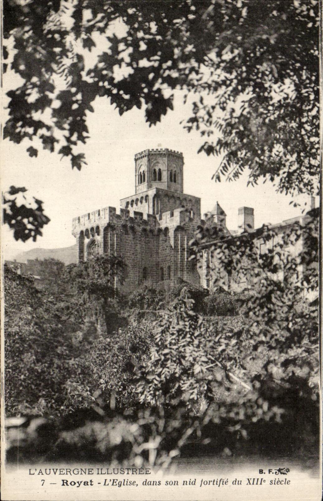 CPA Illustrated Auvergne Royat the Church In Its Nest Jortifie Of 13th