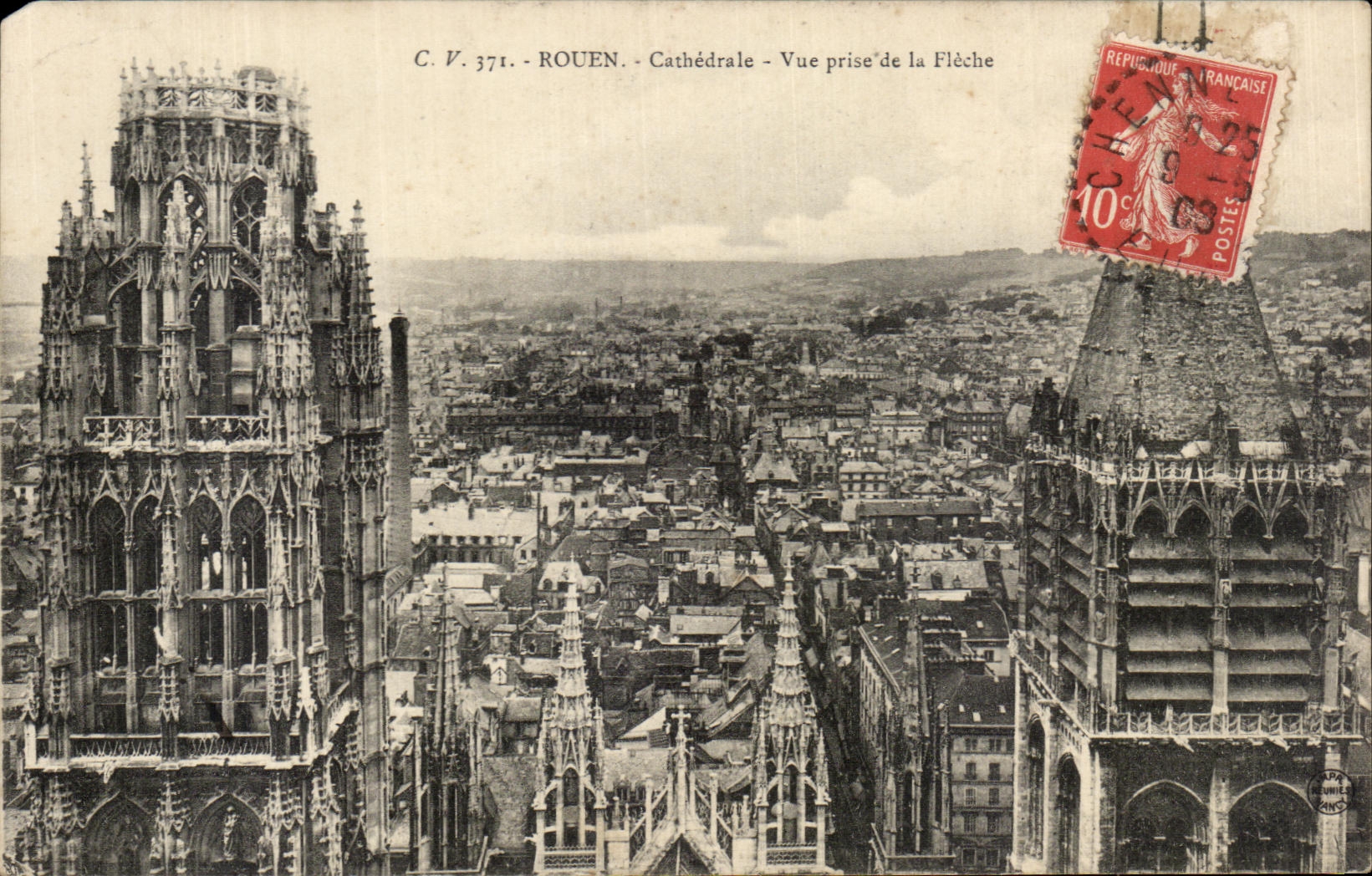 CPA Rouen Cathedral Seen from Of the Arrow