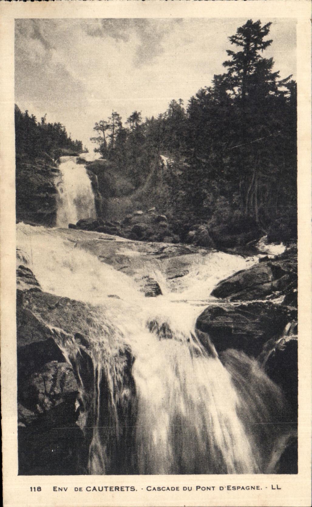 CPA Env De Cauterets Cascades Of the bridge Of Spain