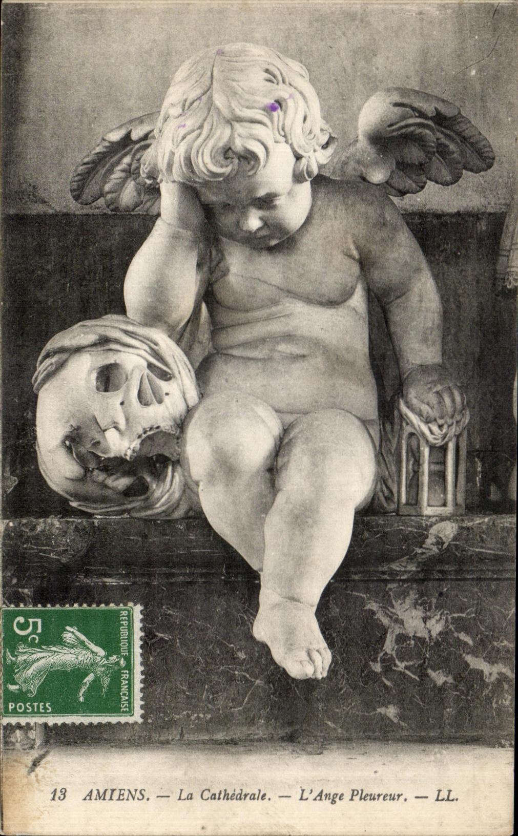 CPA Amiens the cathedral the Whining Angel Squeletette Cranium