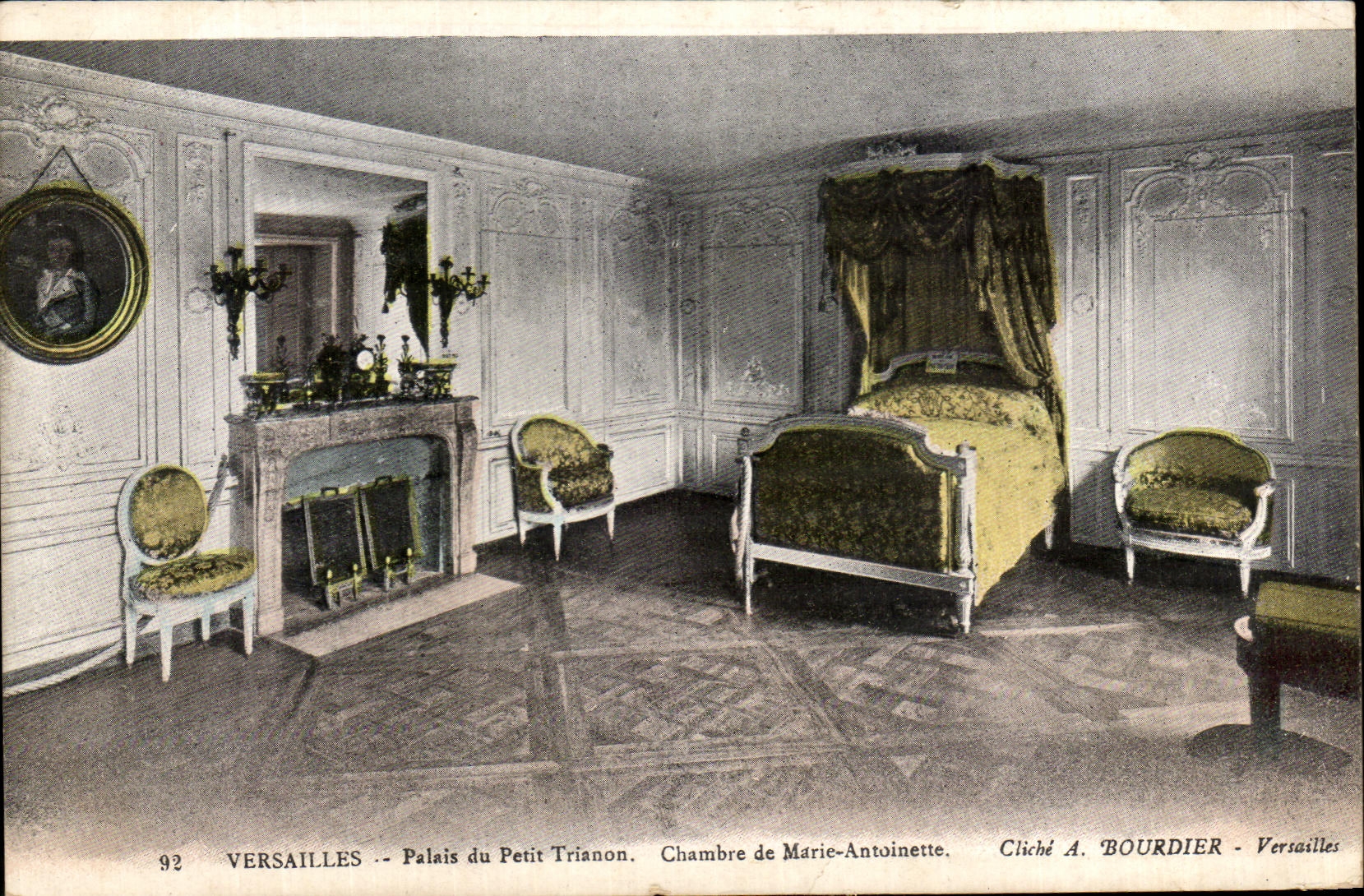 CPA Versailles Palais du Petit Trianon Chambre de Marie Antoinette 