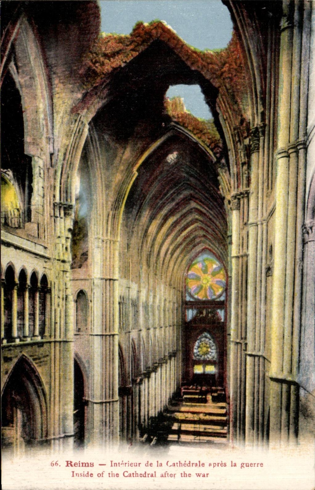 CPA Interior Rheims of the Cathedral after the Militaria War