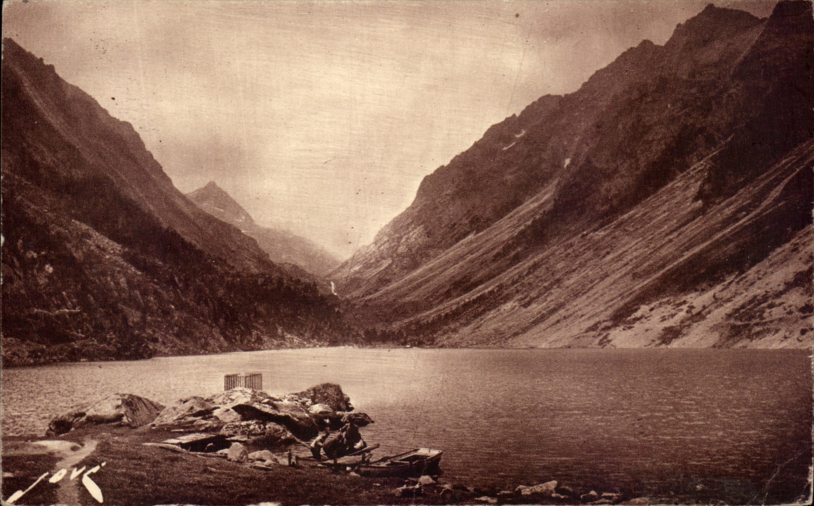 CPA Cauterets Surroundings the Lake Gaube At the bottom Vignemale