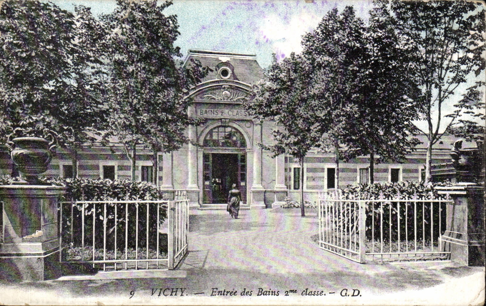 CPA Vichy Entree des Bains 2eme classe