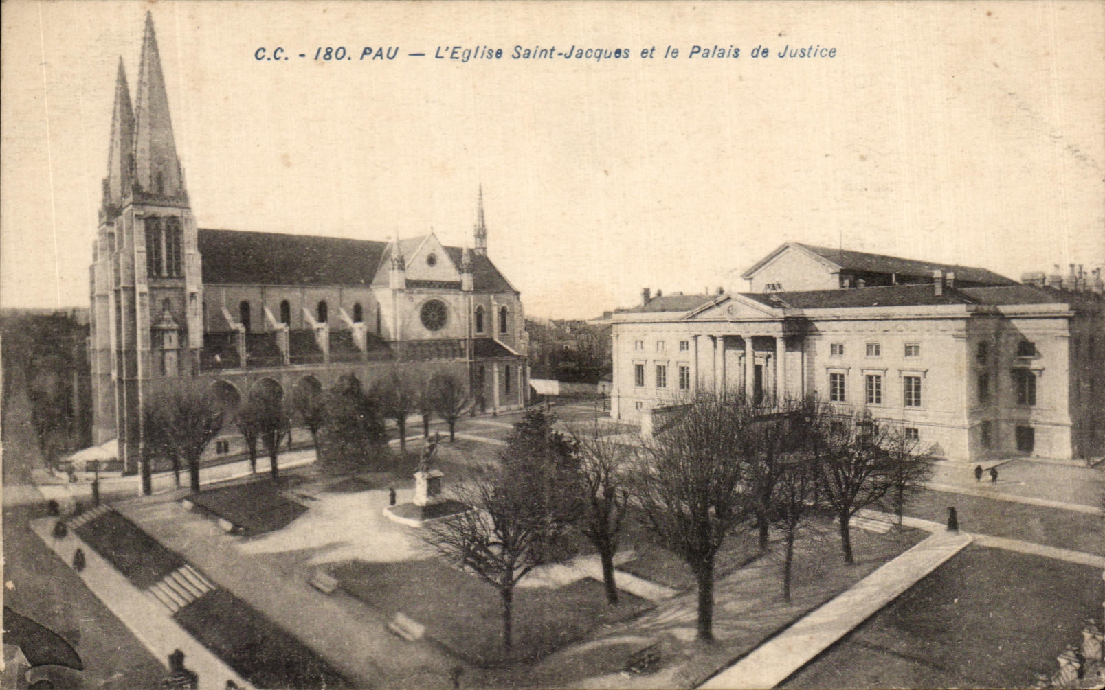 CPA Pau L'Eglise Saint Jacques et le Palais de Justice