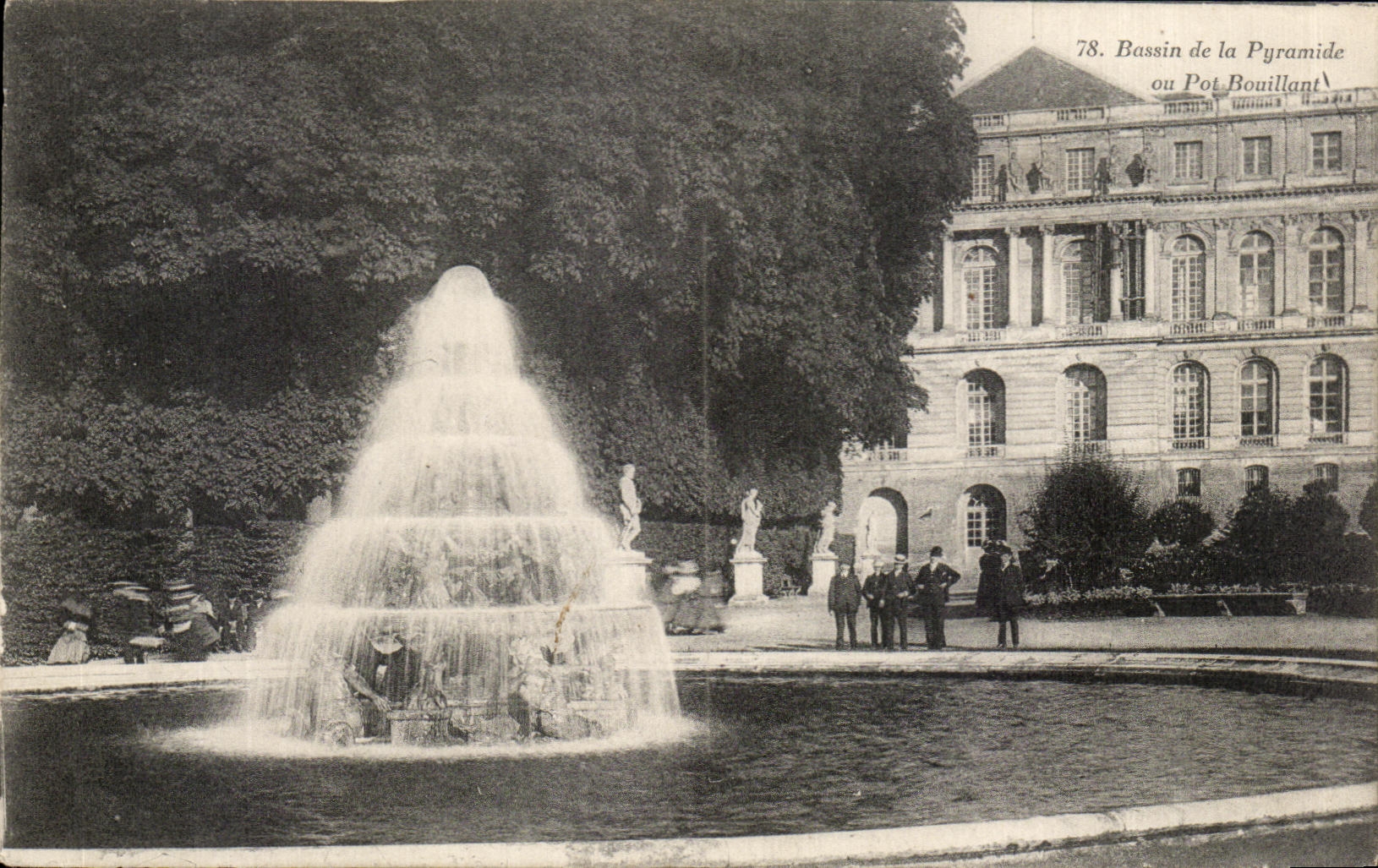 CPA Bassin de La Pyramide Ou Pot Bouillant Versailles