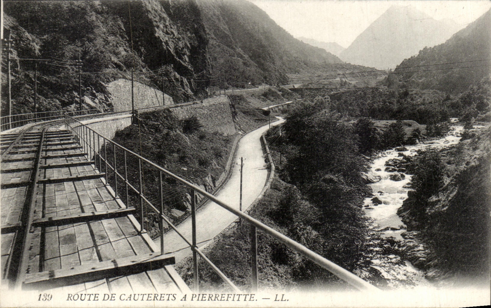 CPA Route De Cauterets has Pierrefitte