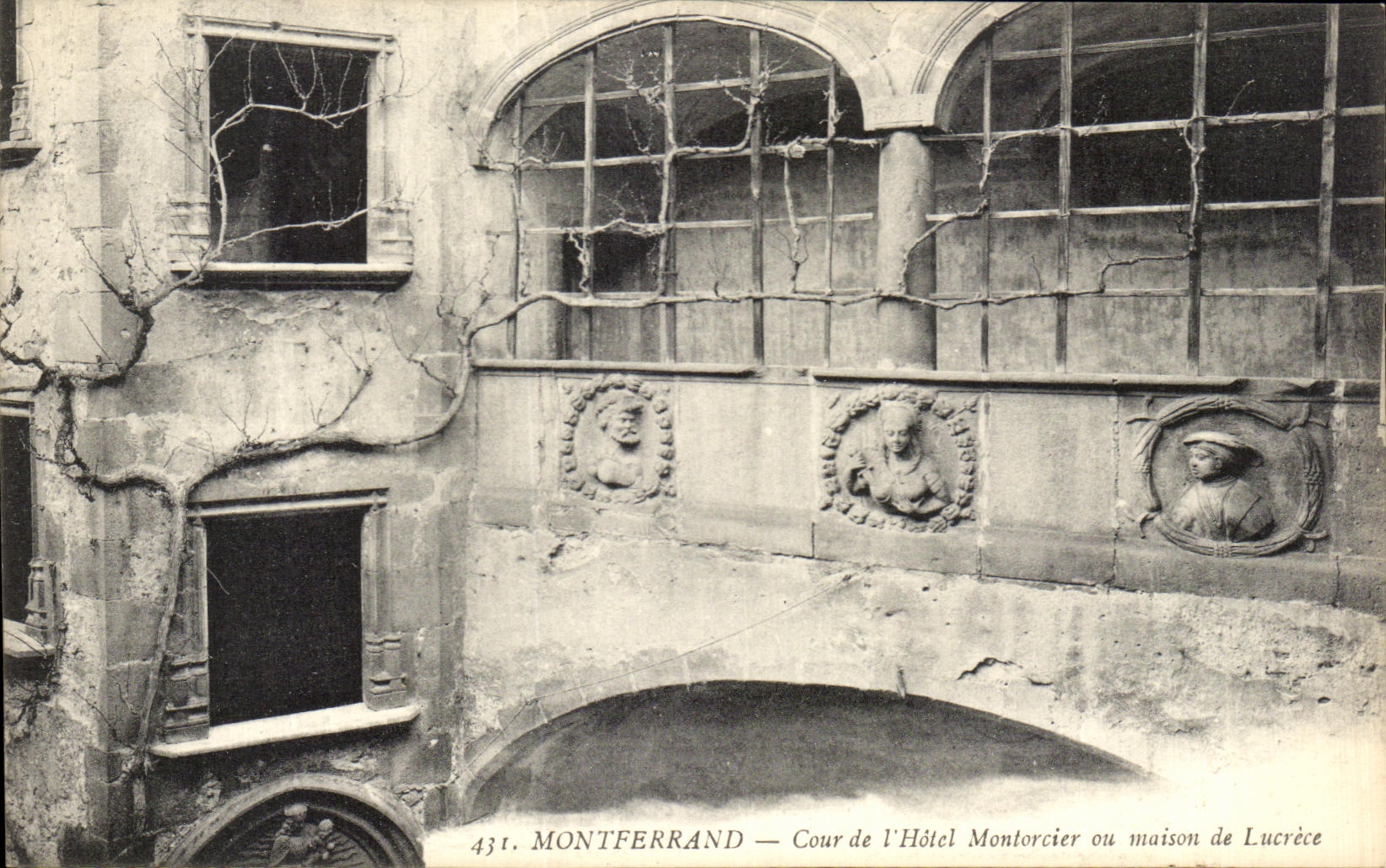 CPA Montferrand Court of the Montorcier Hotel or House of Lucrece