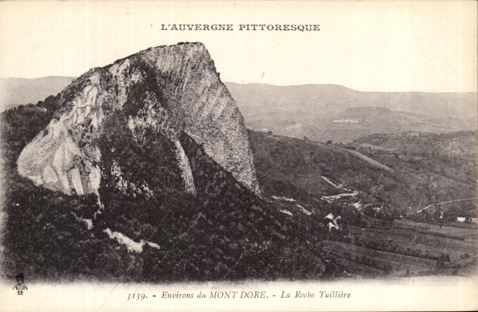 CPA Auvergne Pittoresque Surroundings of the Mount Gilds the Tuilliere Rock