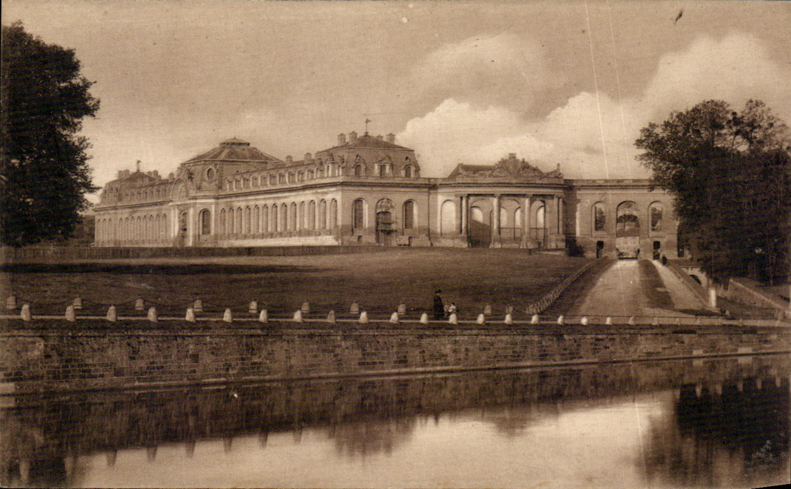 CPA Chantilly Les Grandes ecuries