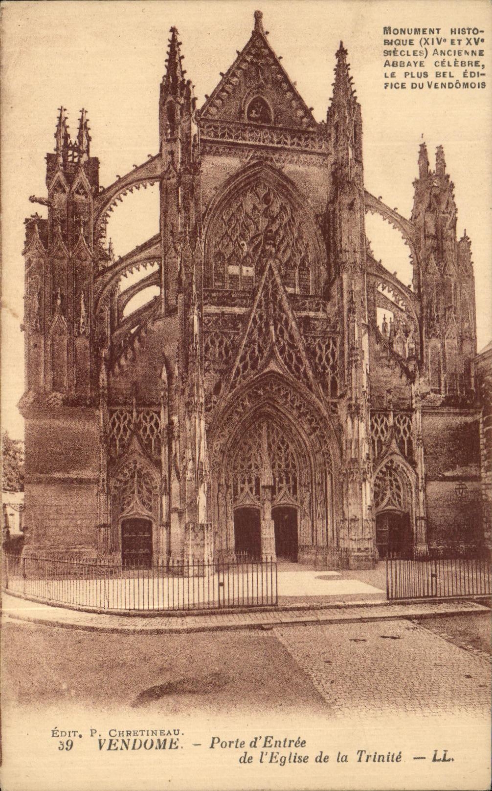 CPA Vendome Porte d'Entree de l'Eglise de la Trinite