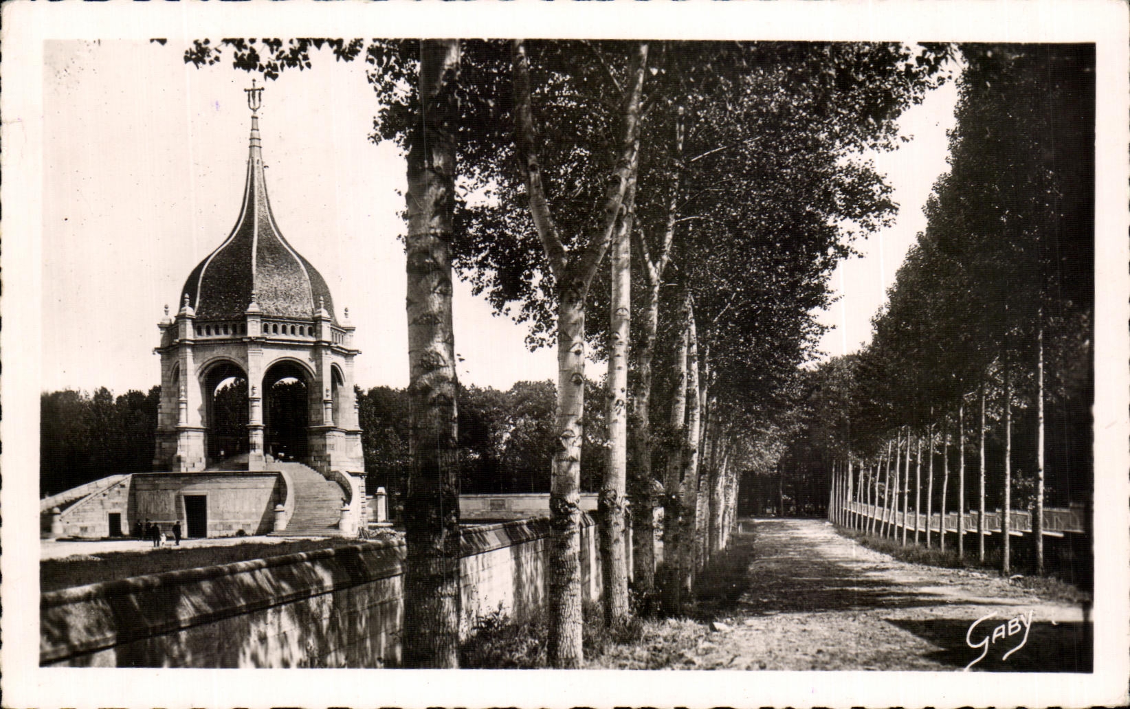 CPA Saint Anne D' Auray Monument raised with the memory of Breton Died for the Fatherland