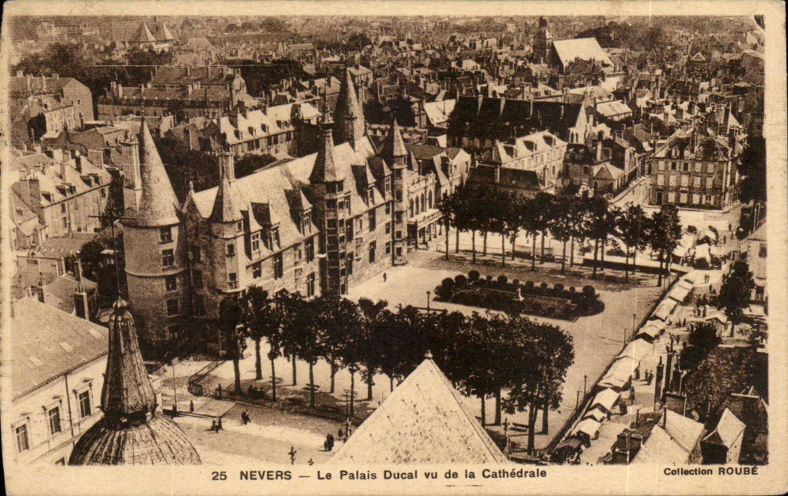 CPA Nevers el paladar ducal visto de la catedral