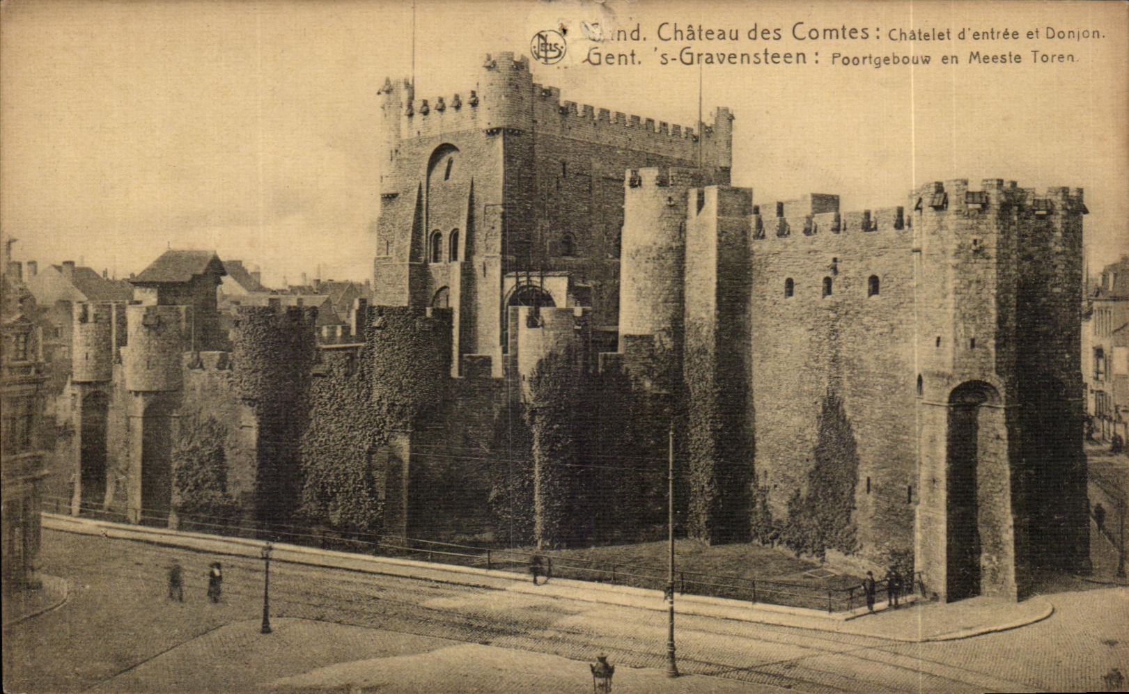 CPA Castle of the Counts Chatelet of Entering and Keep