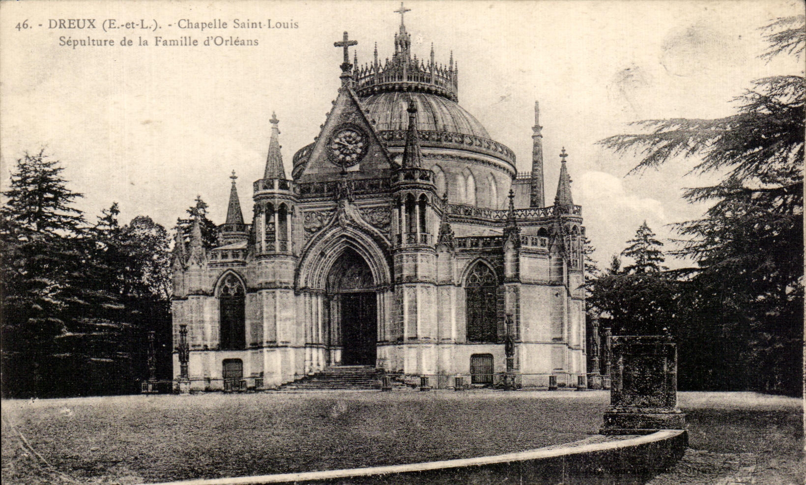 CPA Dreux Chapelle Saint Louis 