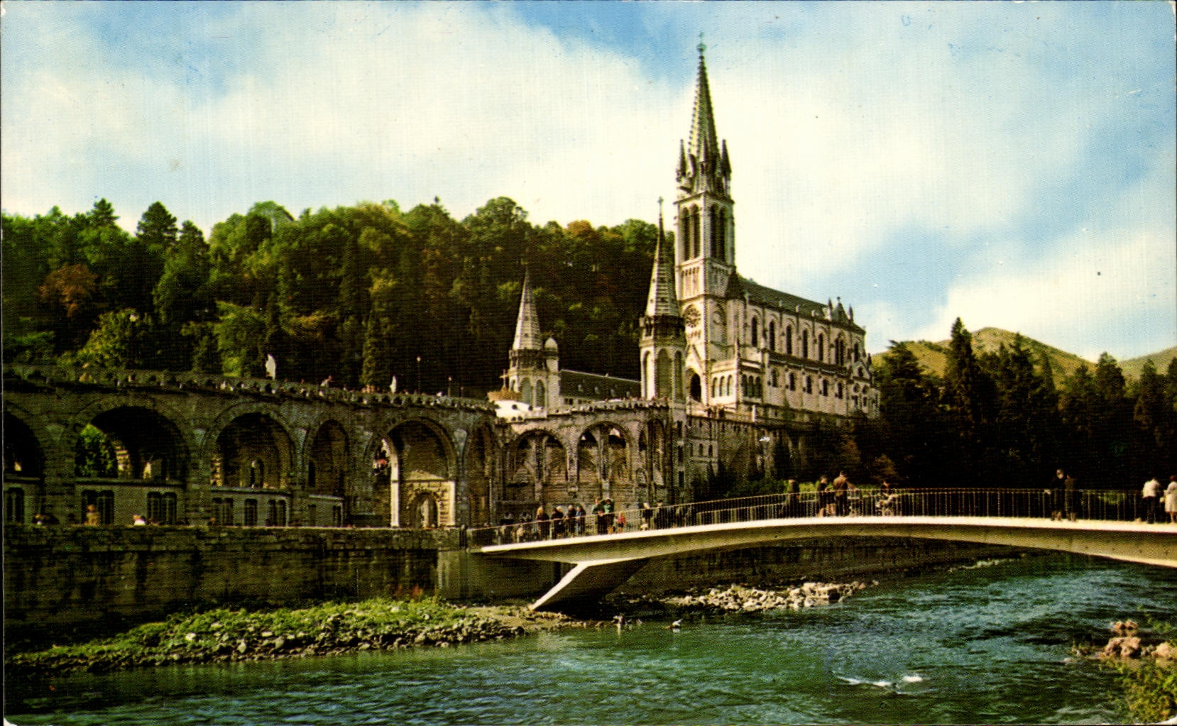 CPSM Lourdes the Basilica and Gave