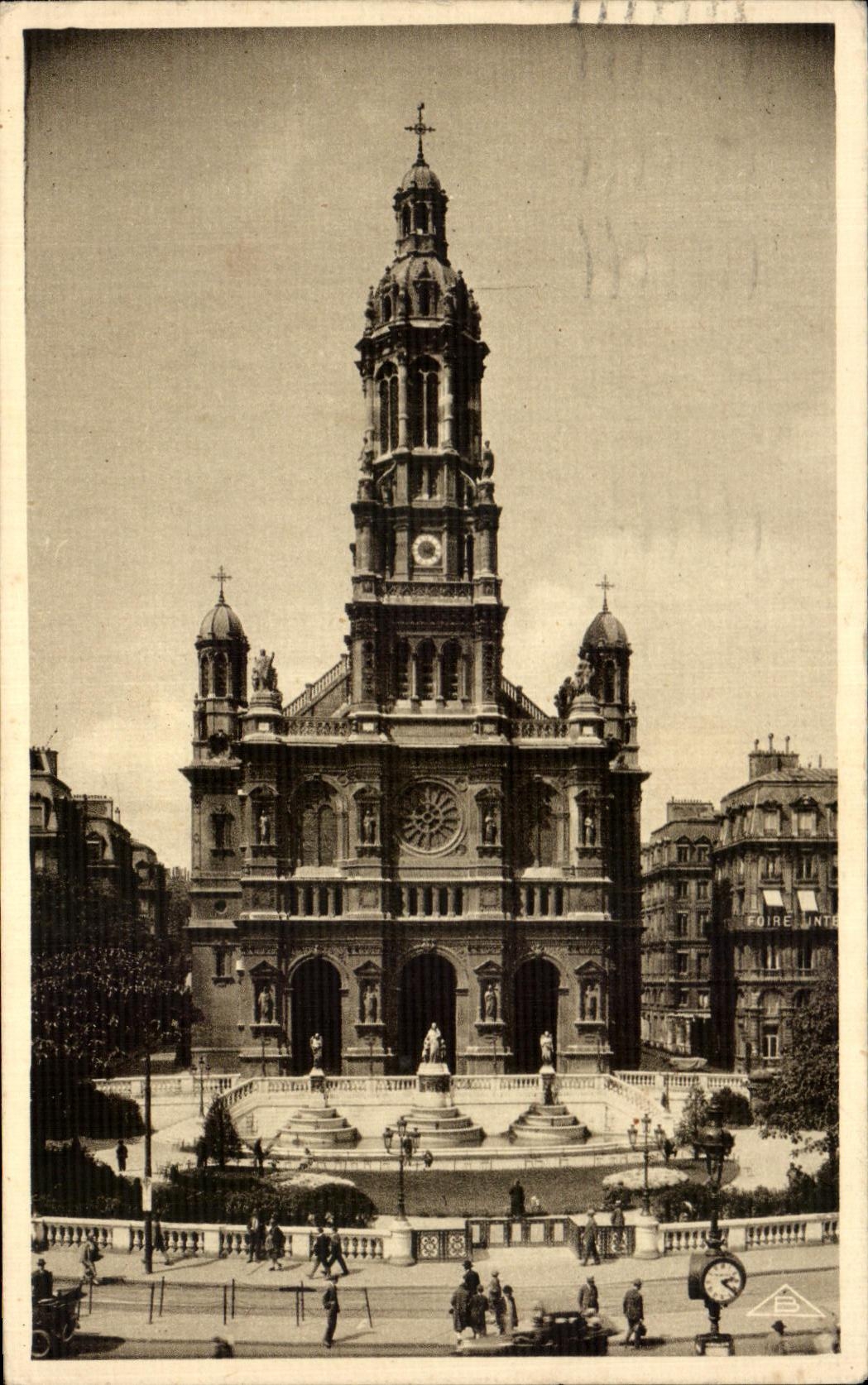 CPA Seen Of Paris the Trinity