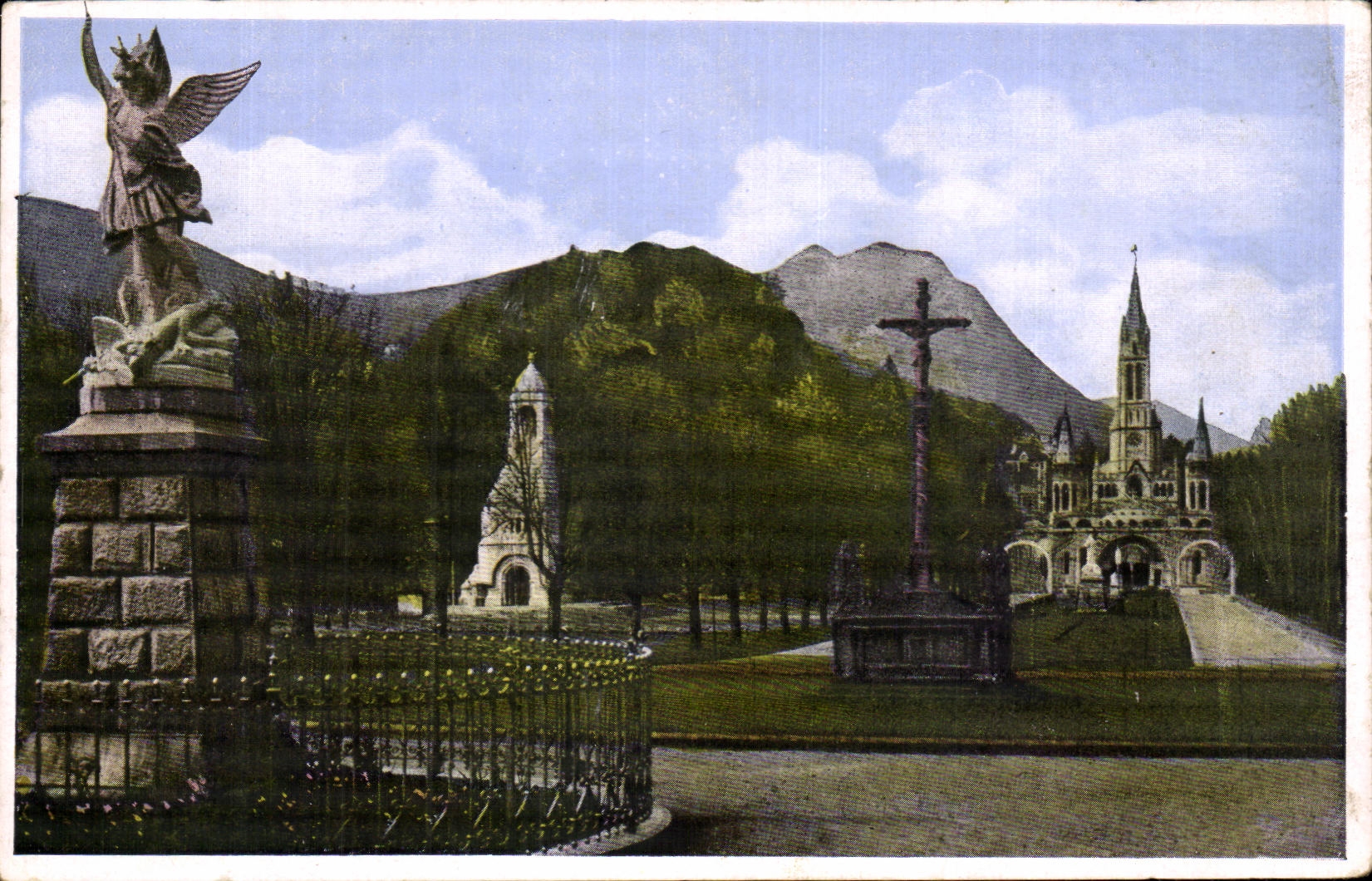 CPA Lourdes St Michel I' Espanade and the Basilica