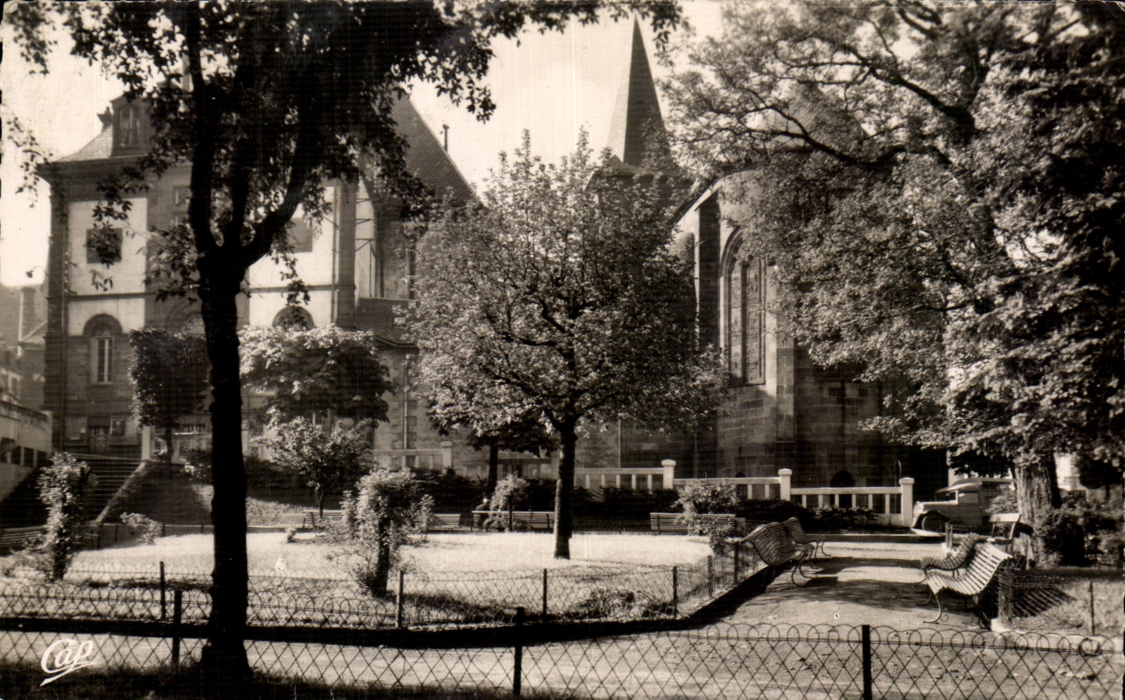 CPSM the Mount Gilds the Public garden And the Church