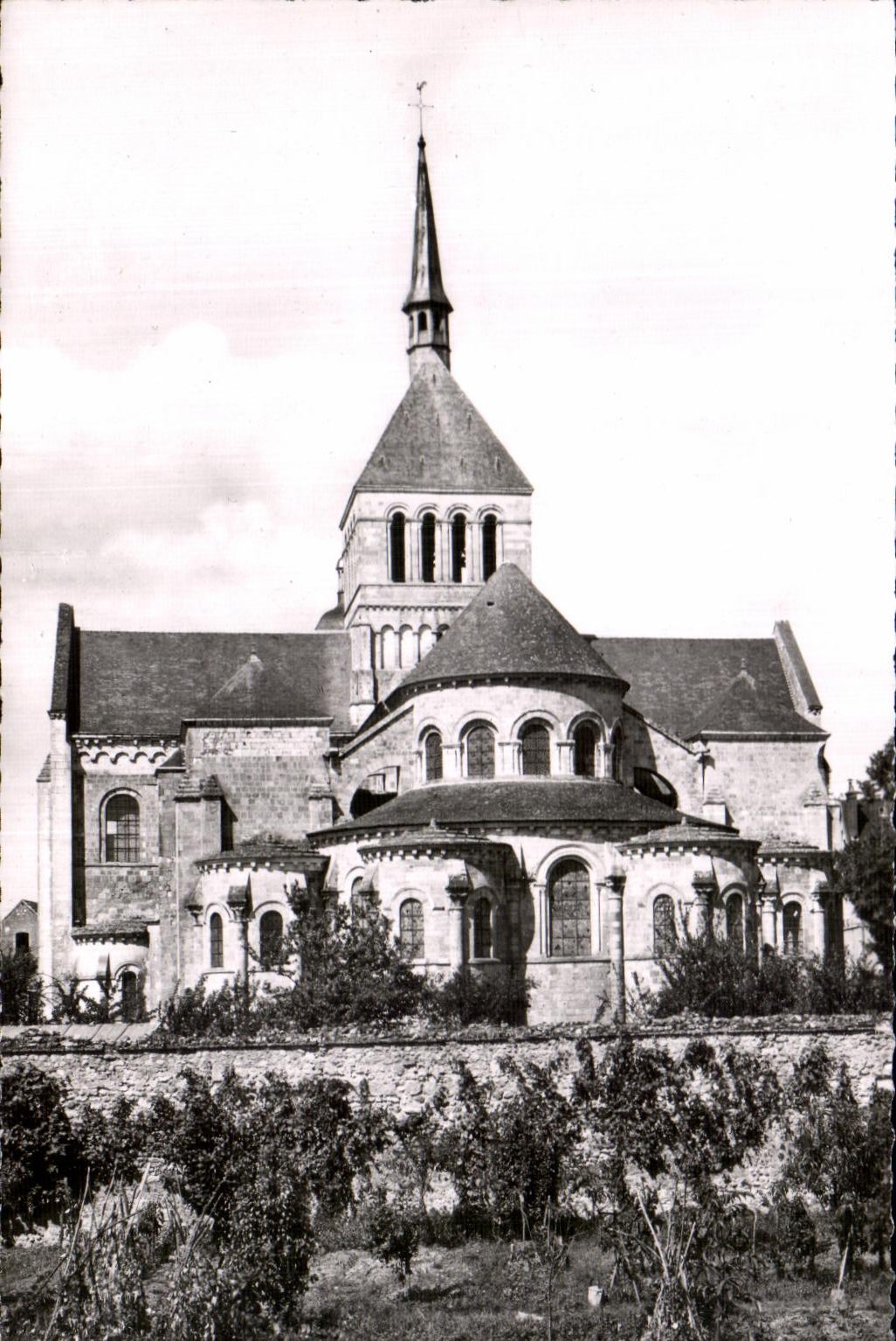 CPSM St Benoit On the Loire Basilica the apse