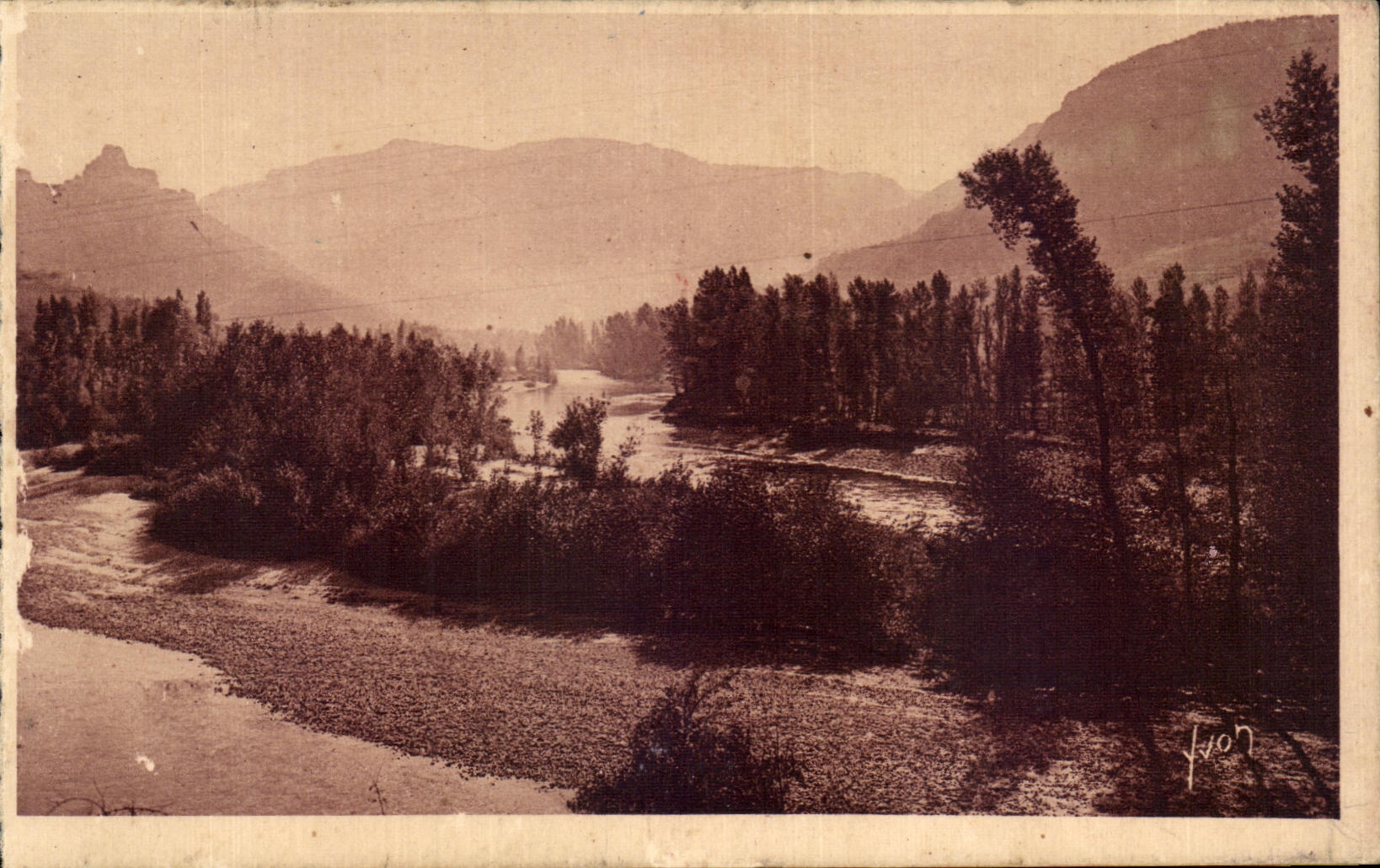 CPA Soft France Falls of the Tarn Rozier Entering of the throats while coming from Milau to the confluence of Jonte and the Tarn