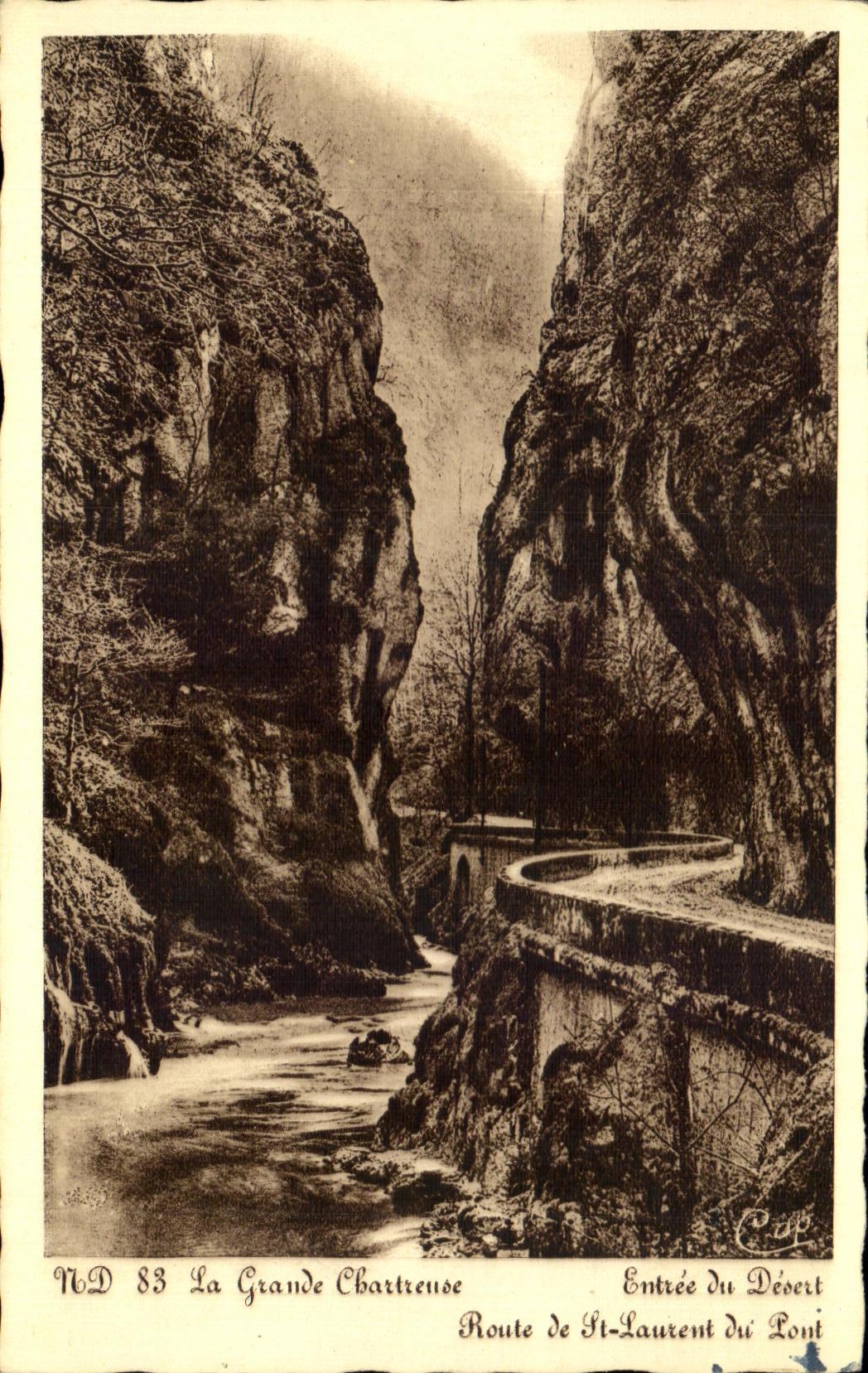 Entrada chartreuse grande de CPA del camino de los servicios de St Laurent del puente