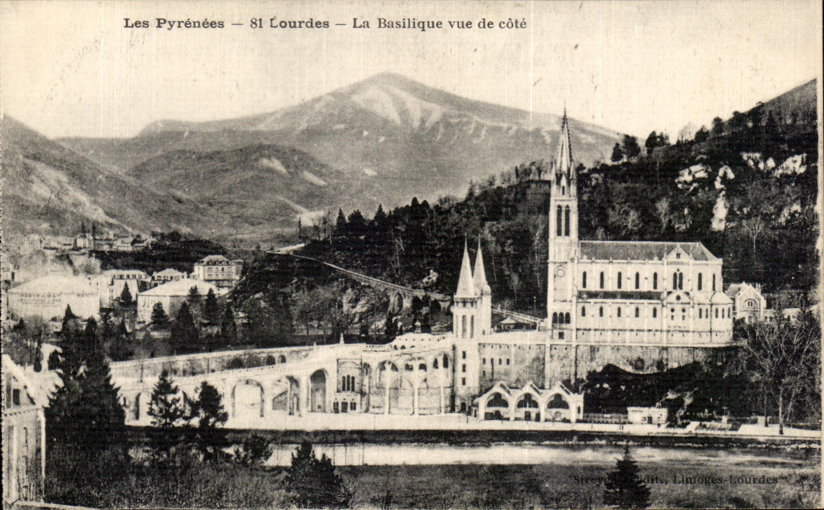 CPA Lourdes the Pyrenees the Basilica Seen Of dimension