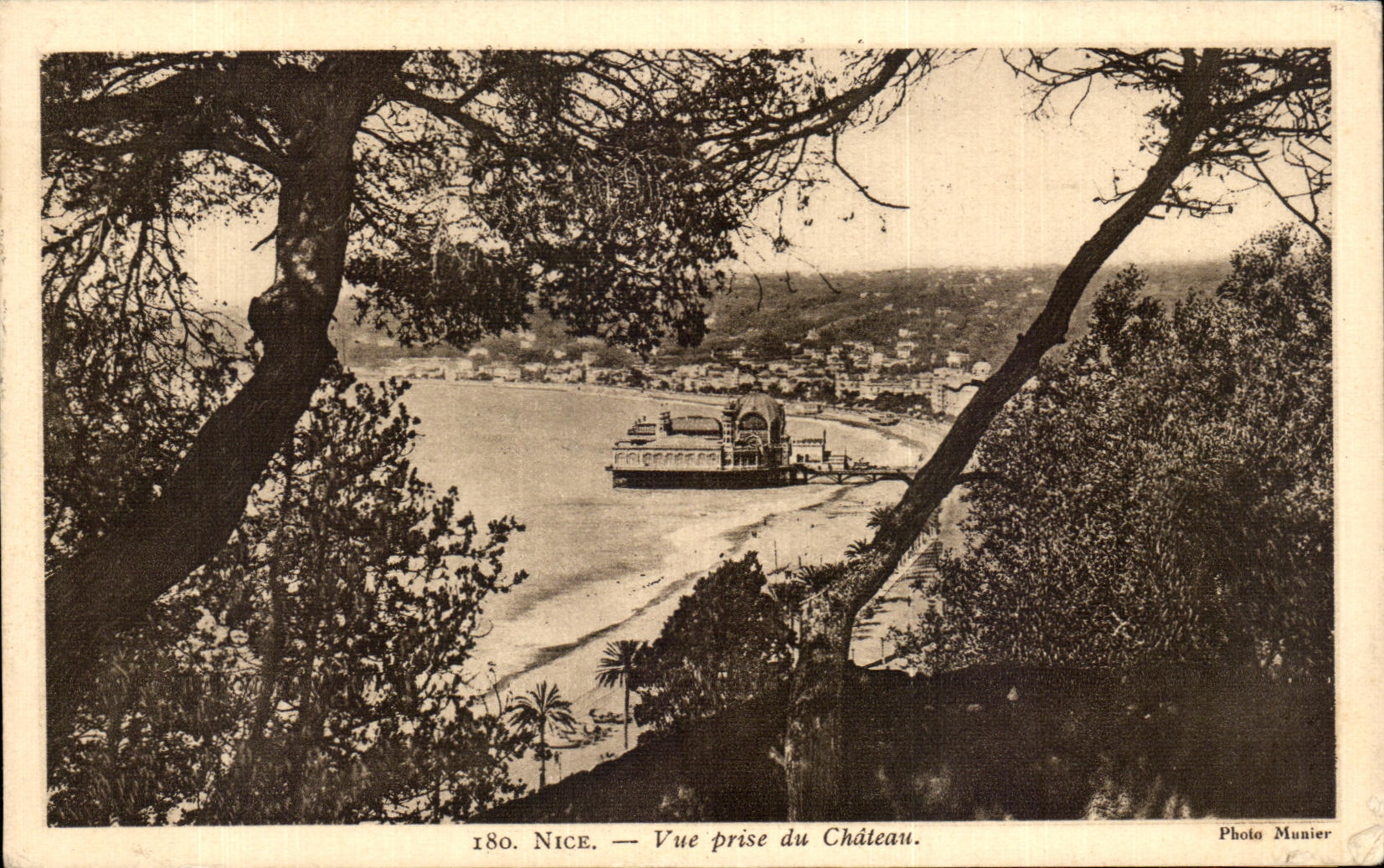 Niza de CPA vista del castillo