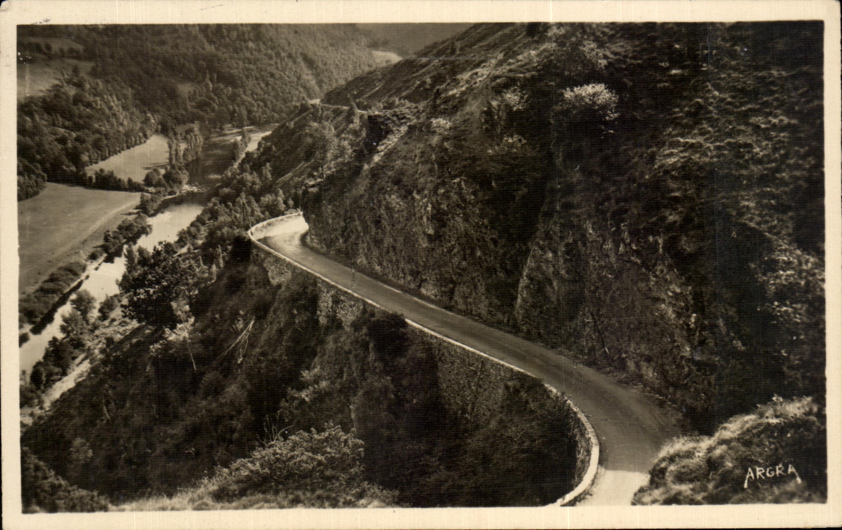 CPA Chaudesaigues Road of Saint Flour Turnings of the dimension of Pram