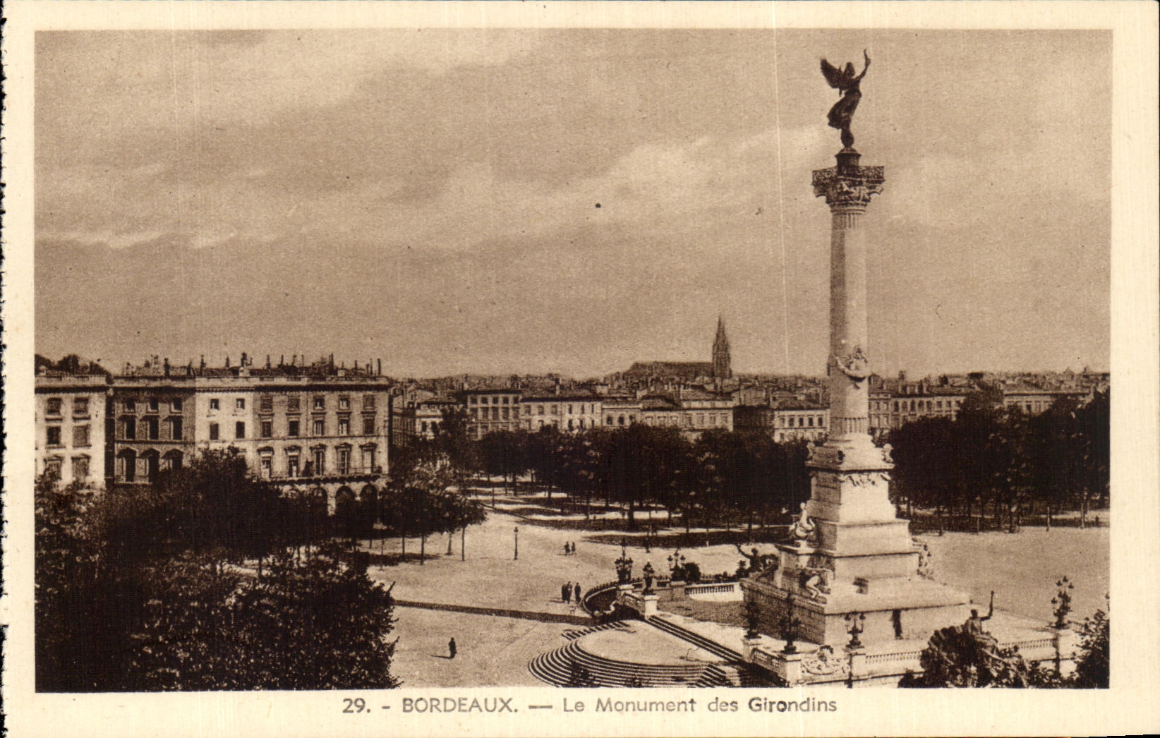 CPA Bordeaux the Monument of the Of Gironde ones